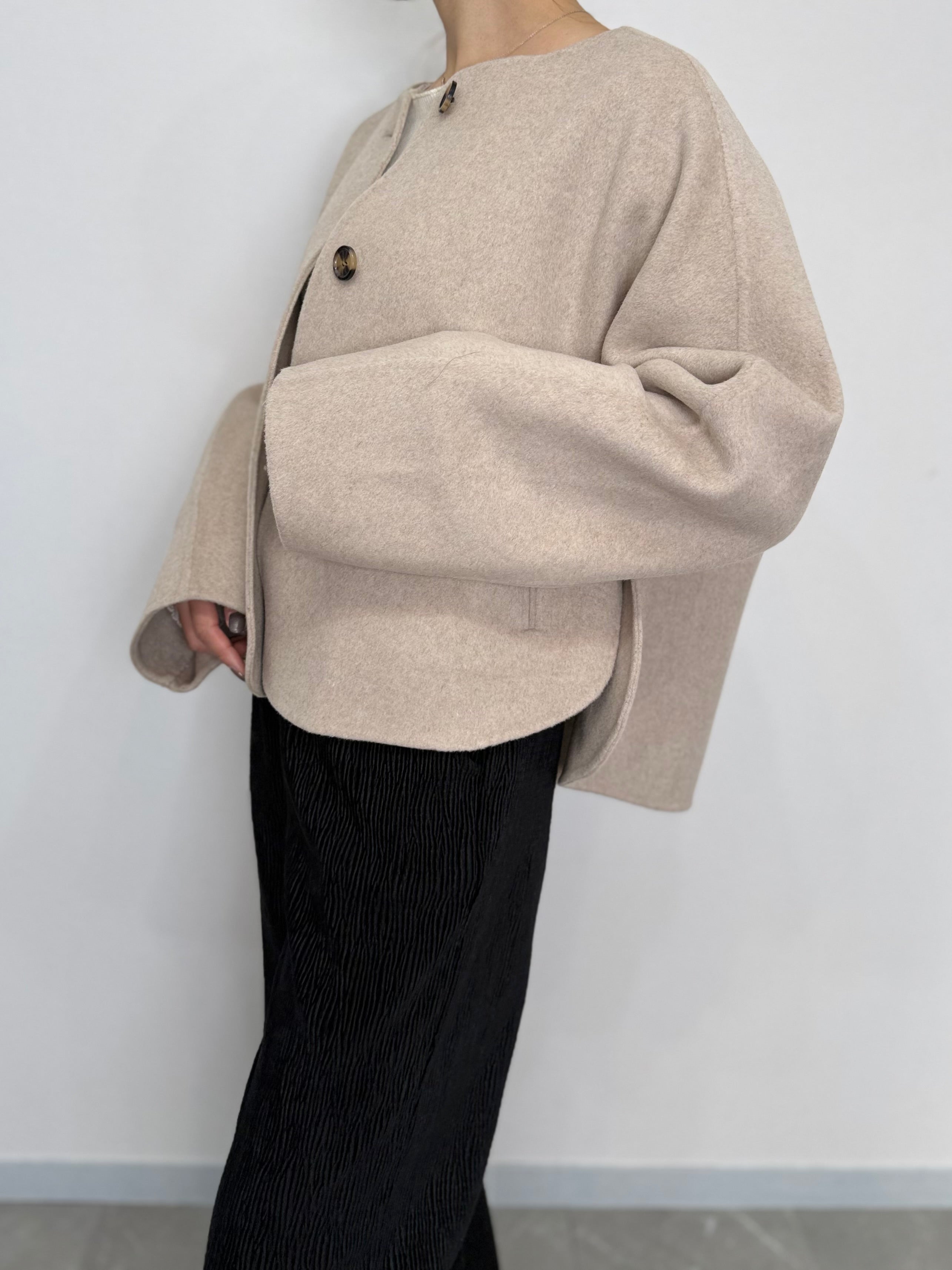 ROUND SHORT WOOL COAT