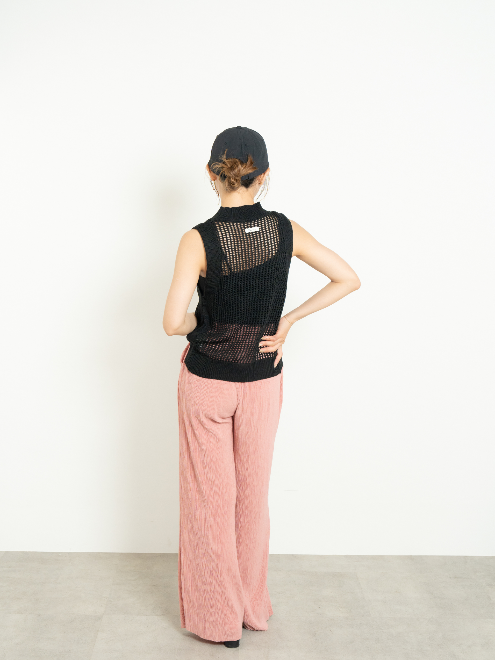 LIGHT TEXTURE STRAIGHT PANTS