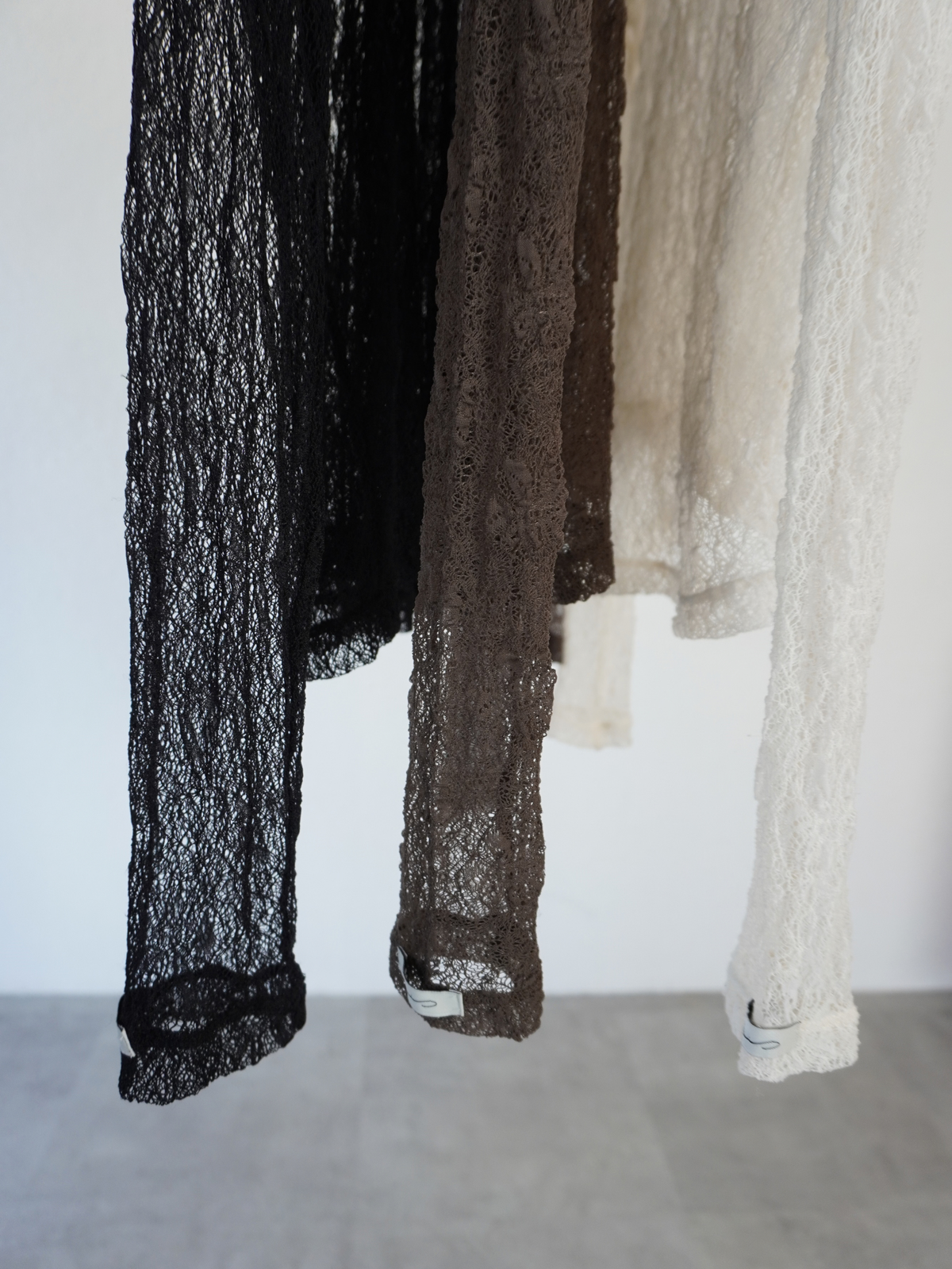 STRETCH LACE FIT TOP