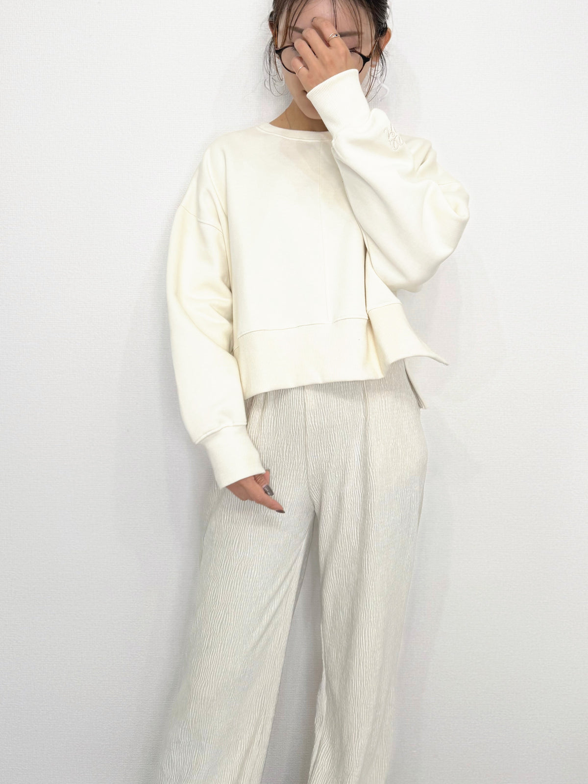 【10/23(金) 20:00〜 再販】NEWI SILKY CURVE SWEAT