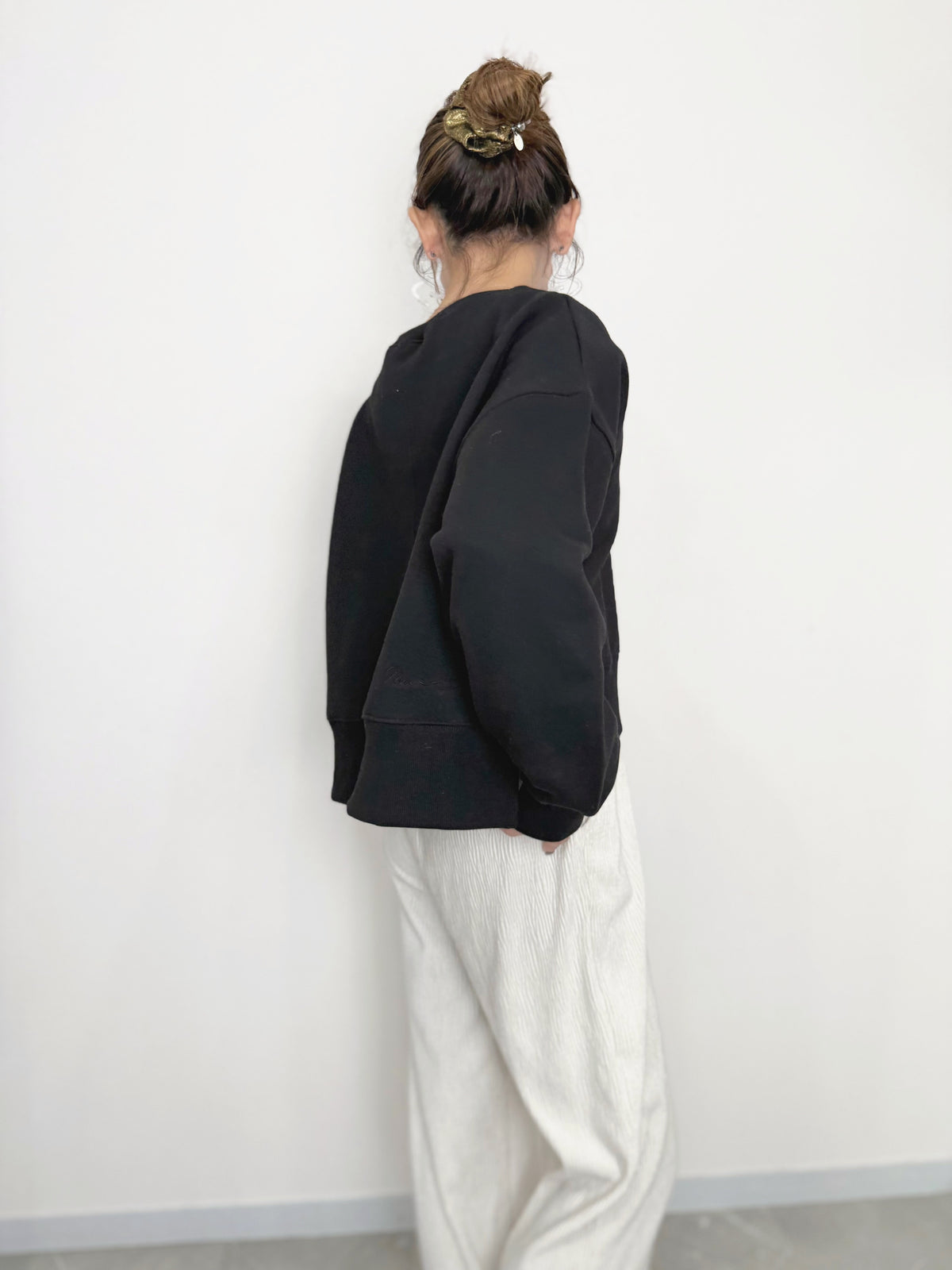 【10/23(金) 20:00〜 再販】NEWI SILKY CURVE SWEAT