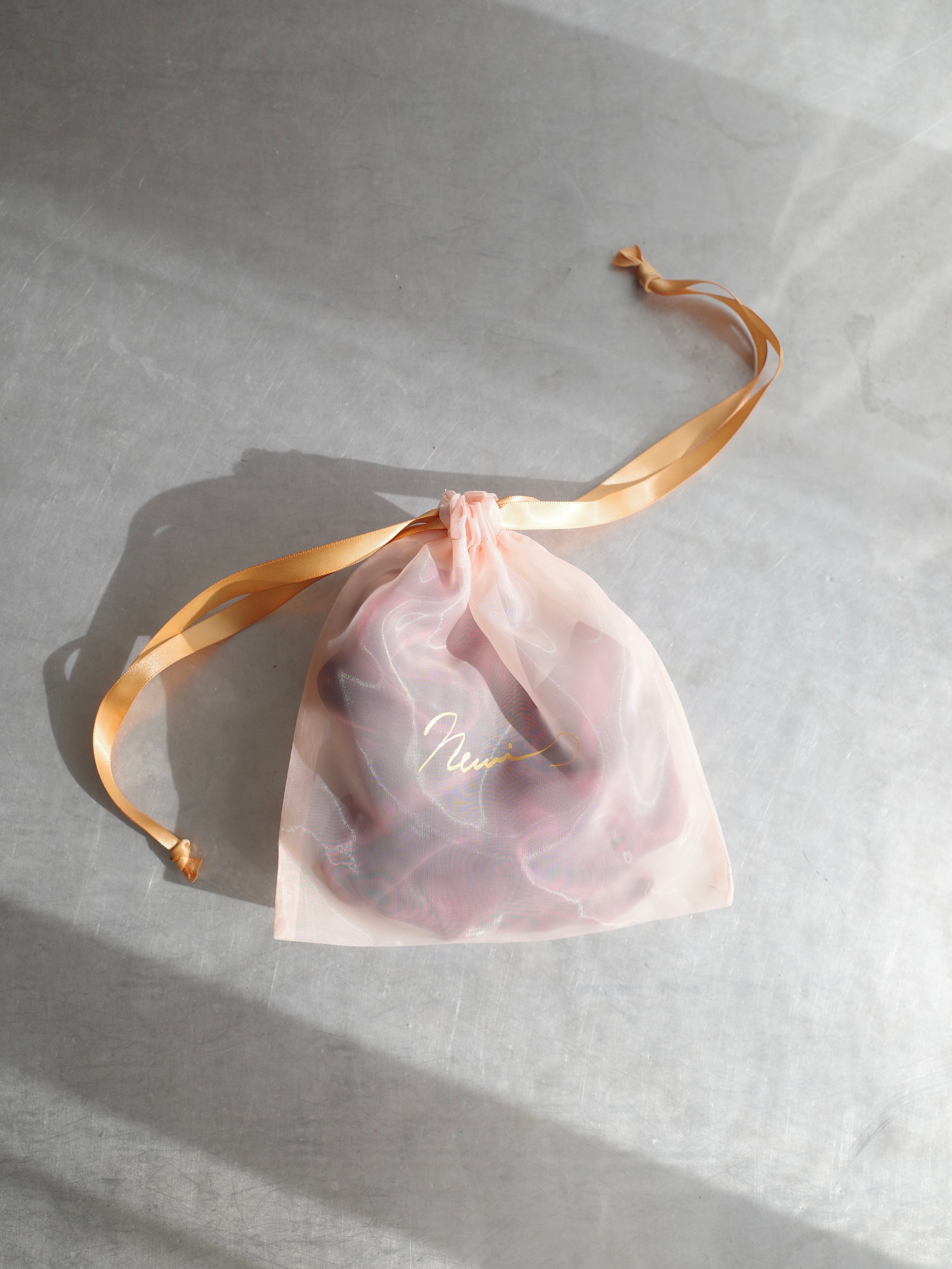 NEWI SILK PEARL SCRUNCHIE 〈CLASSIC〉