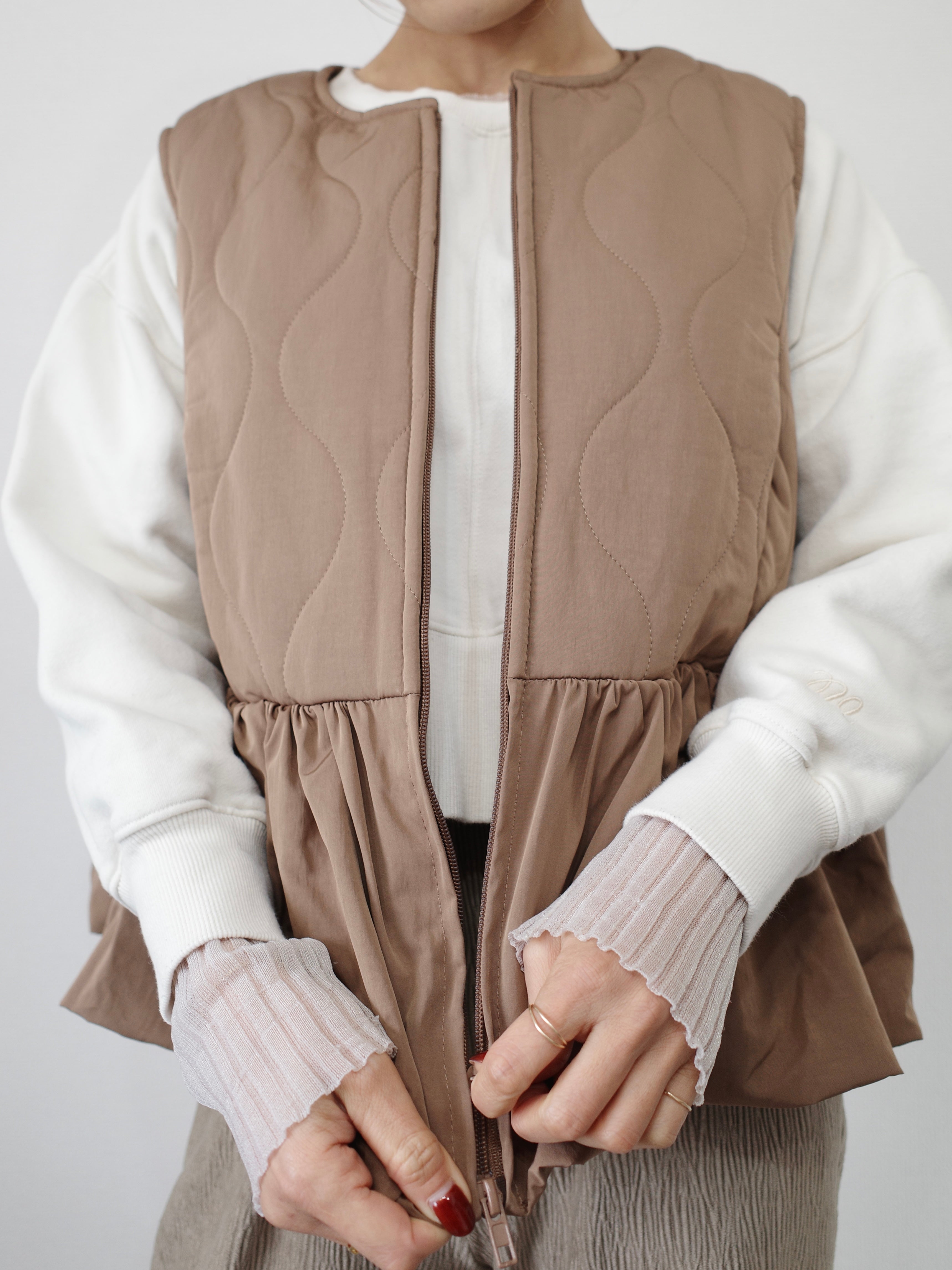 FRILL HEM QUILTING VEST