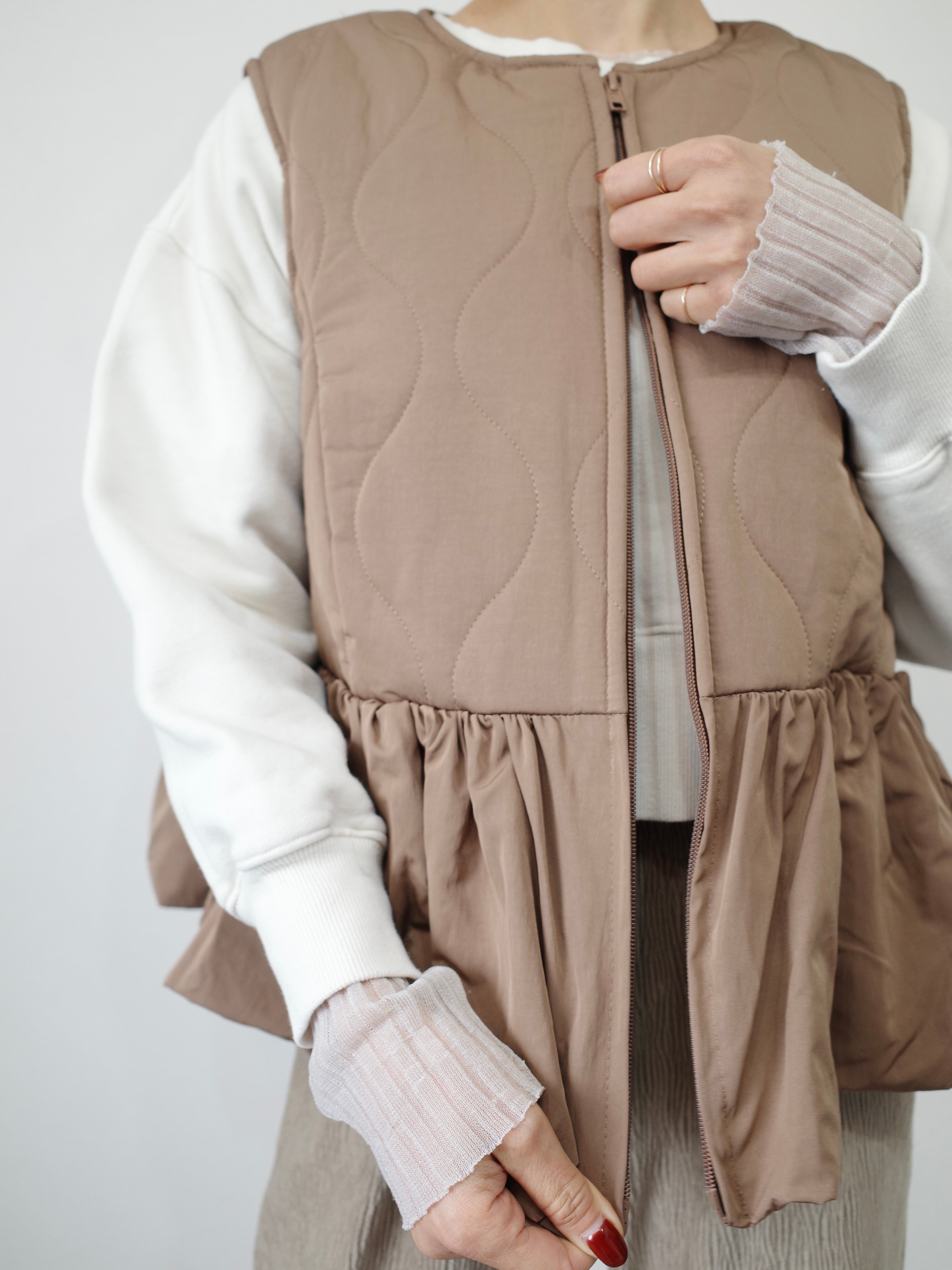 FRILL HEM QUILTING VEST