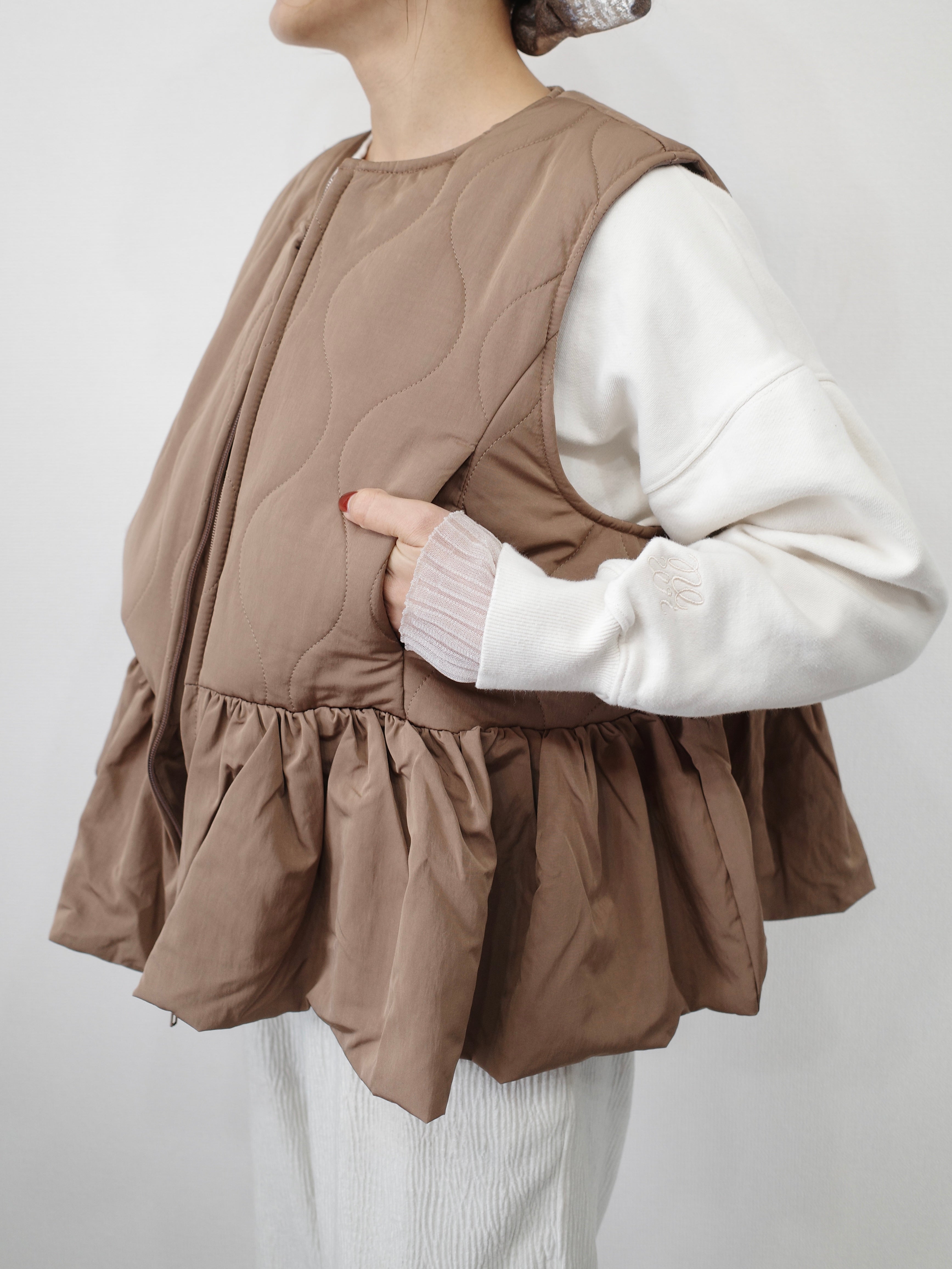 FRILL HEM QUILTING VEST