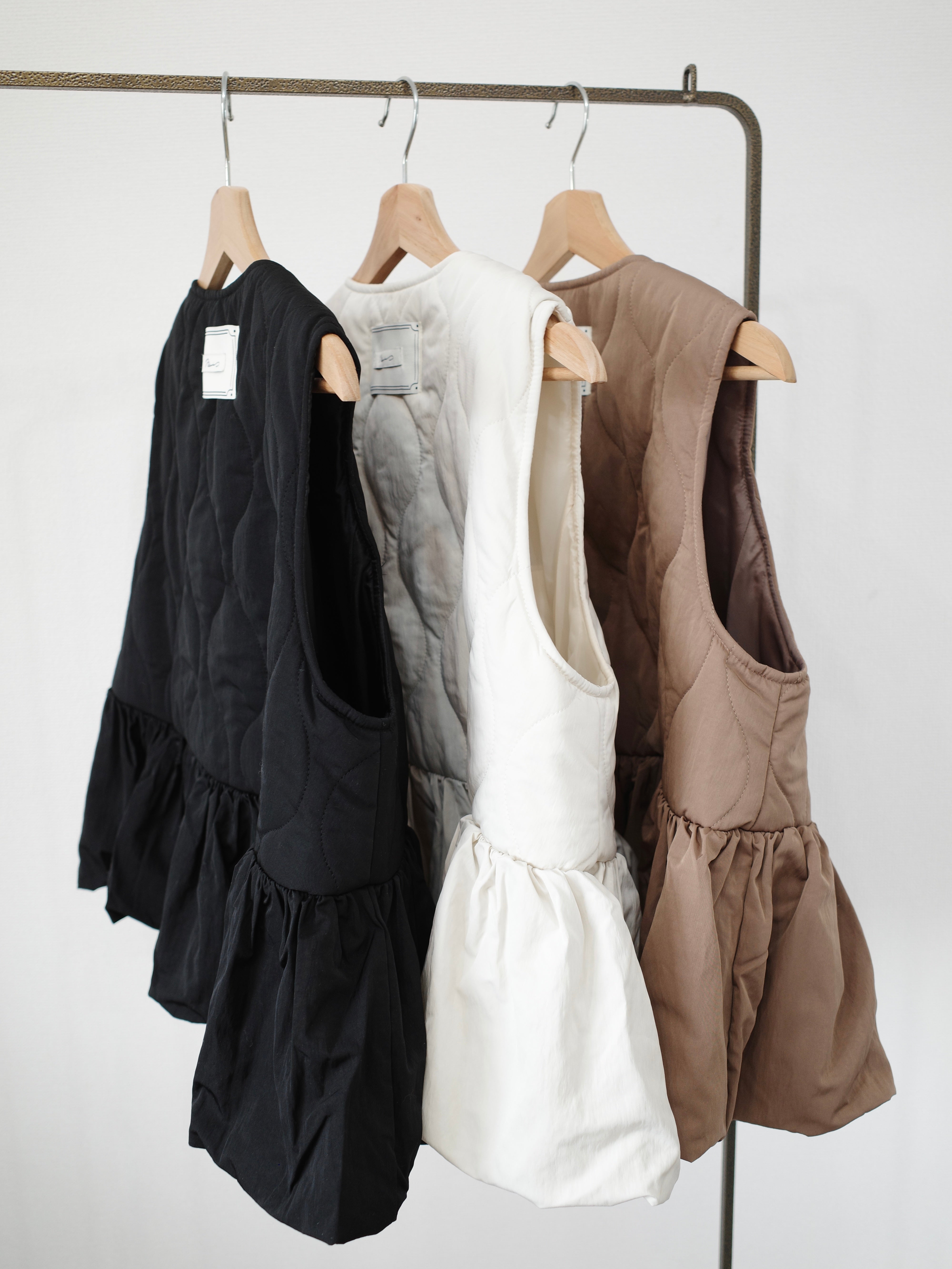 FRILL HEM QUILTING VEST