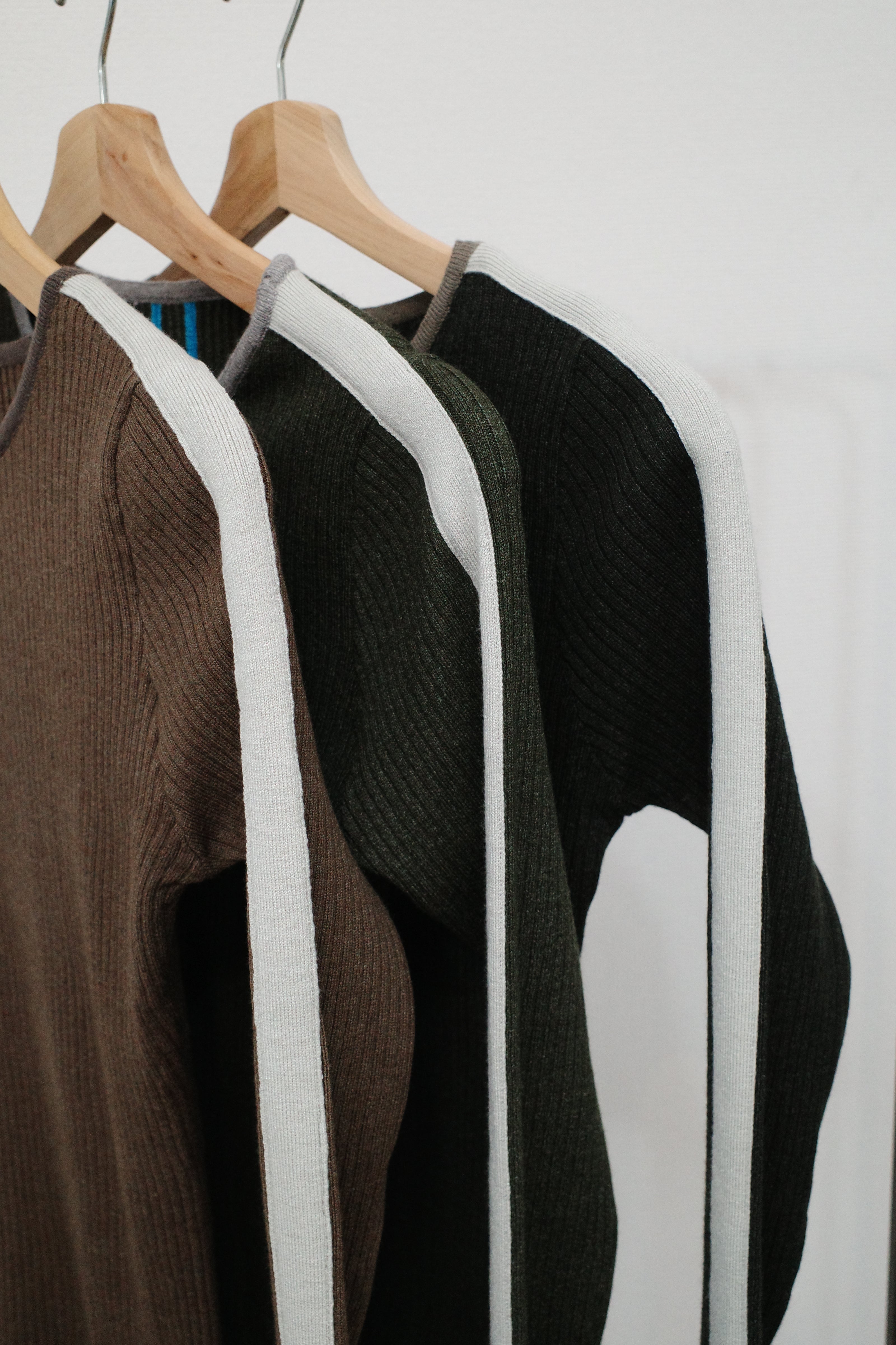 EN LINE ASYMMETRY RIB KNIT