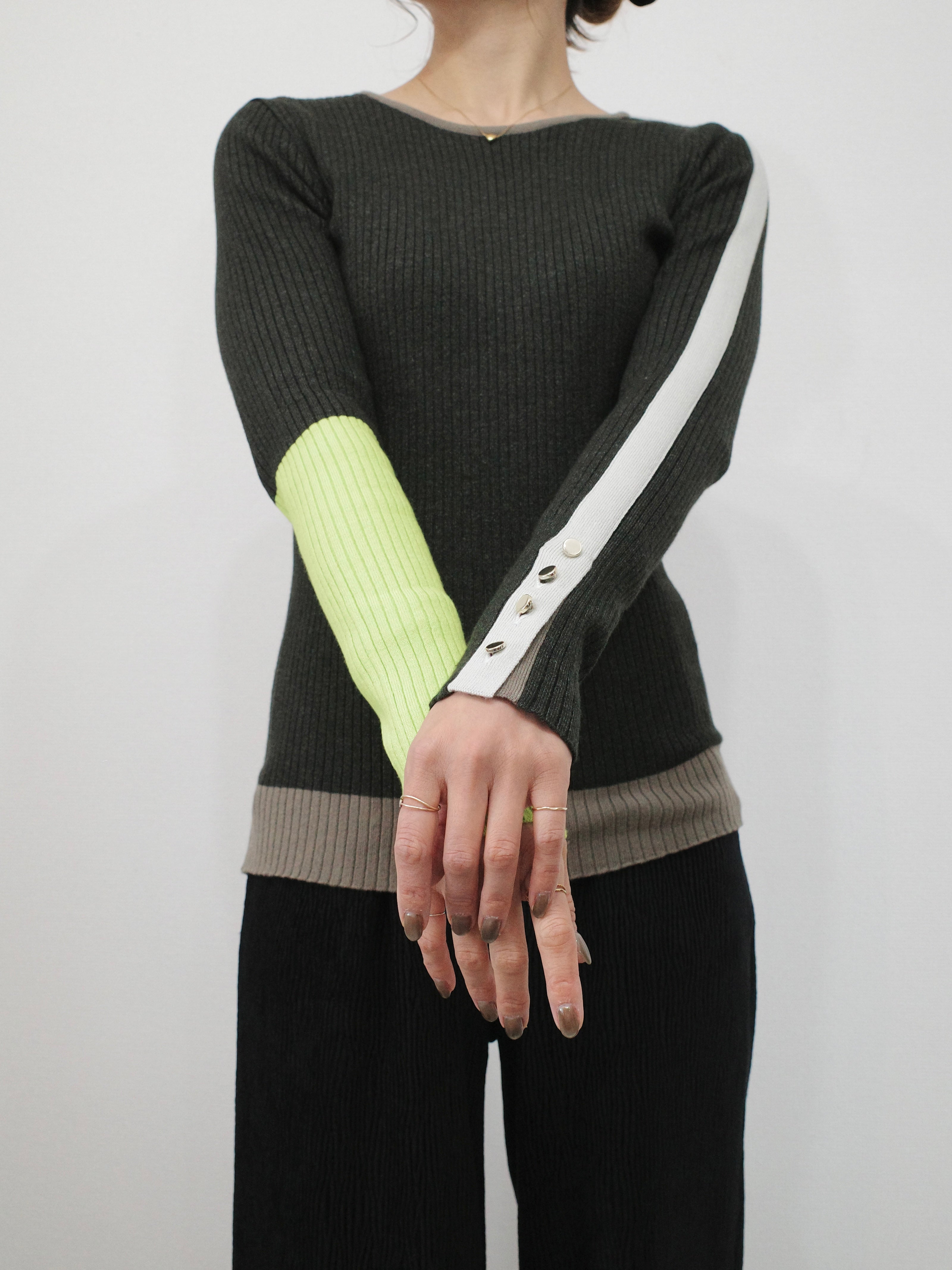 EN LINE ASYMMETRY RIB KNIT