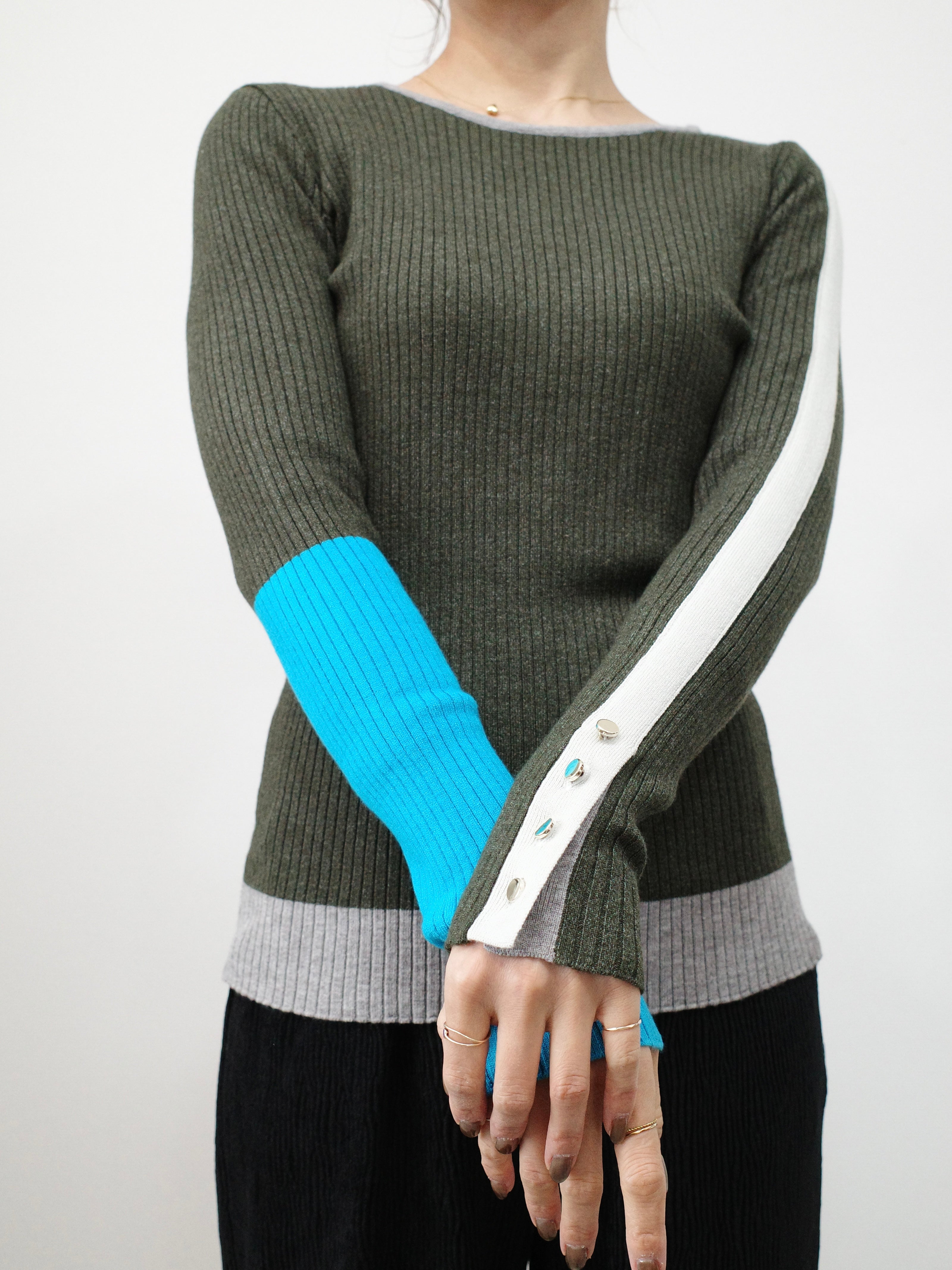 EN LINE ASYMMETRY RIB KNIT