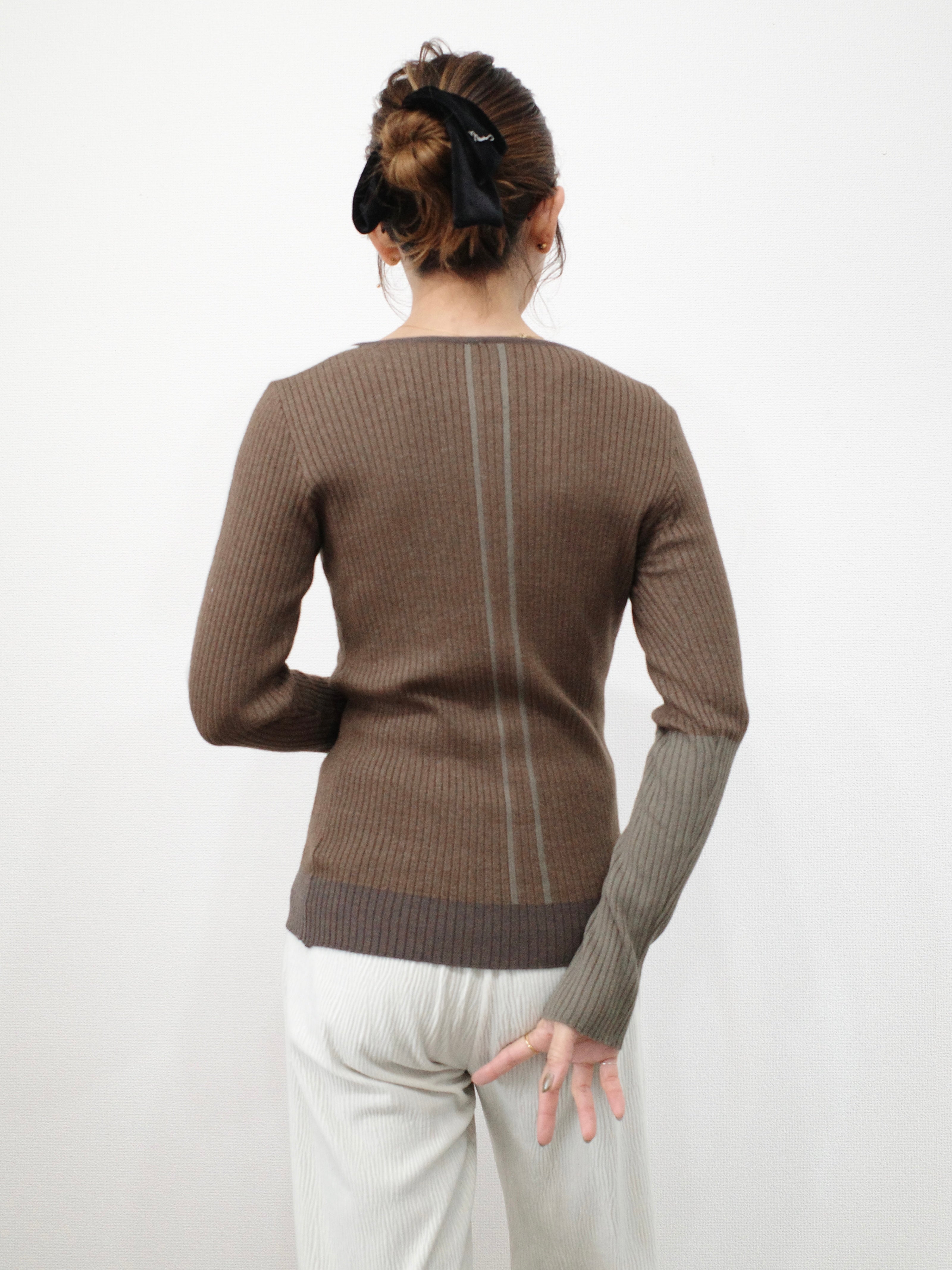 EN LINE ASYMMETRY RIB KNIT