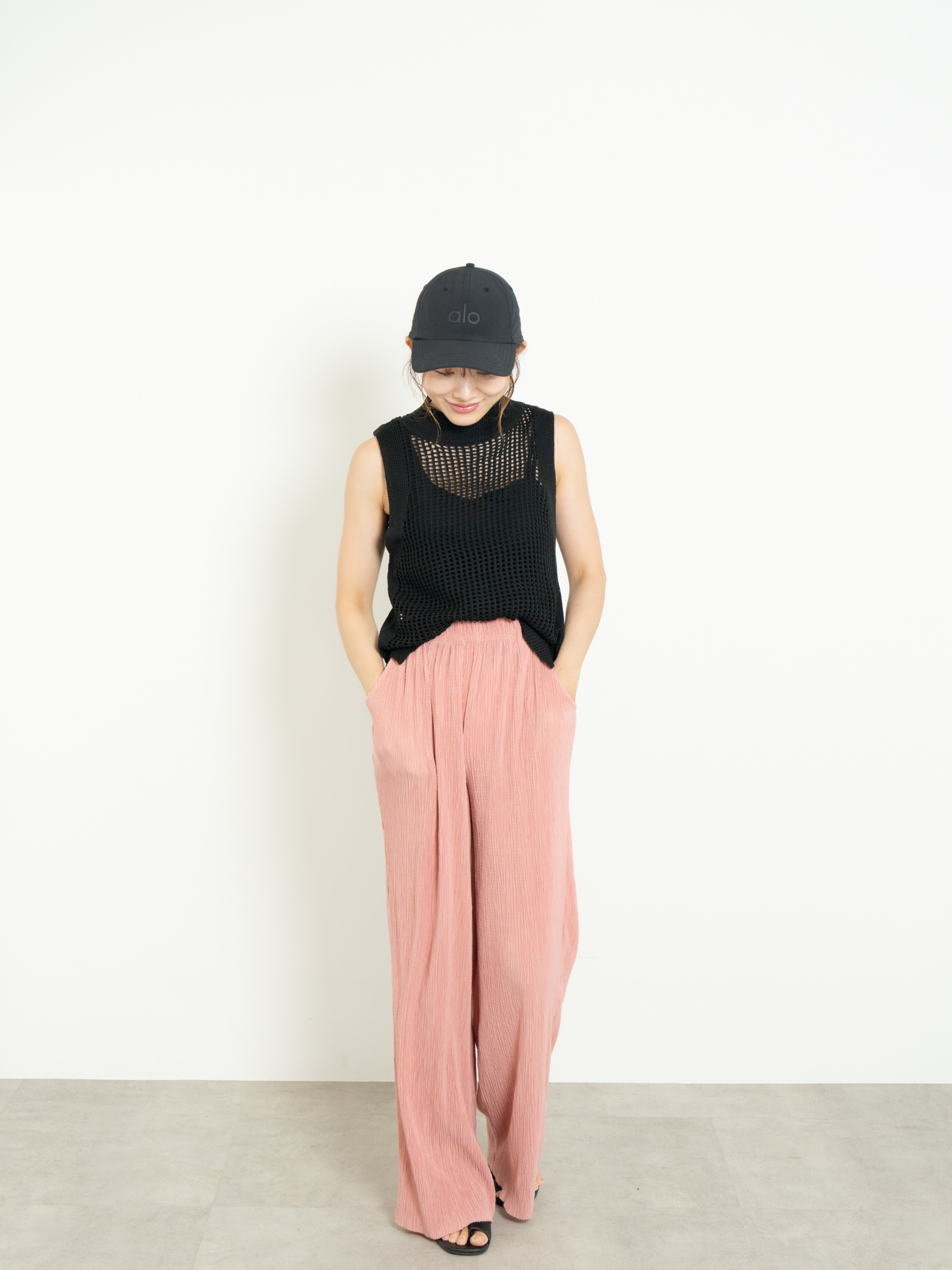 SLEEVELESS MESH KNIT TOP