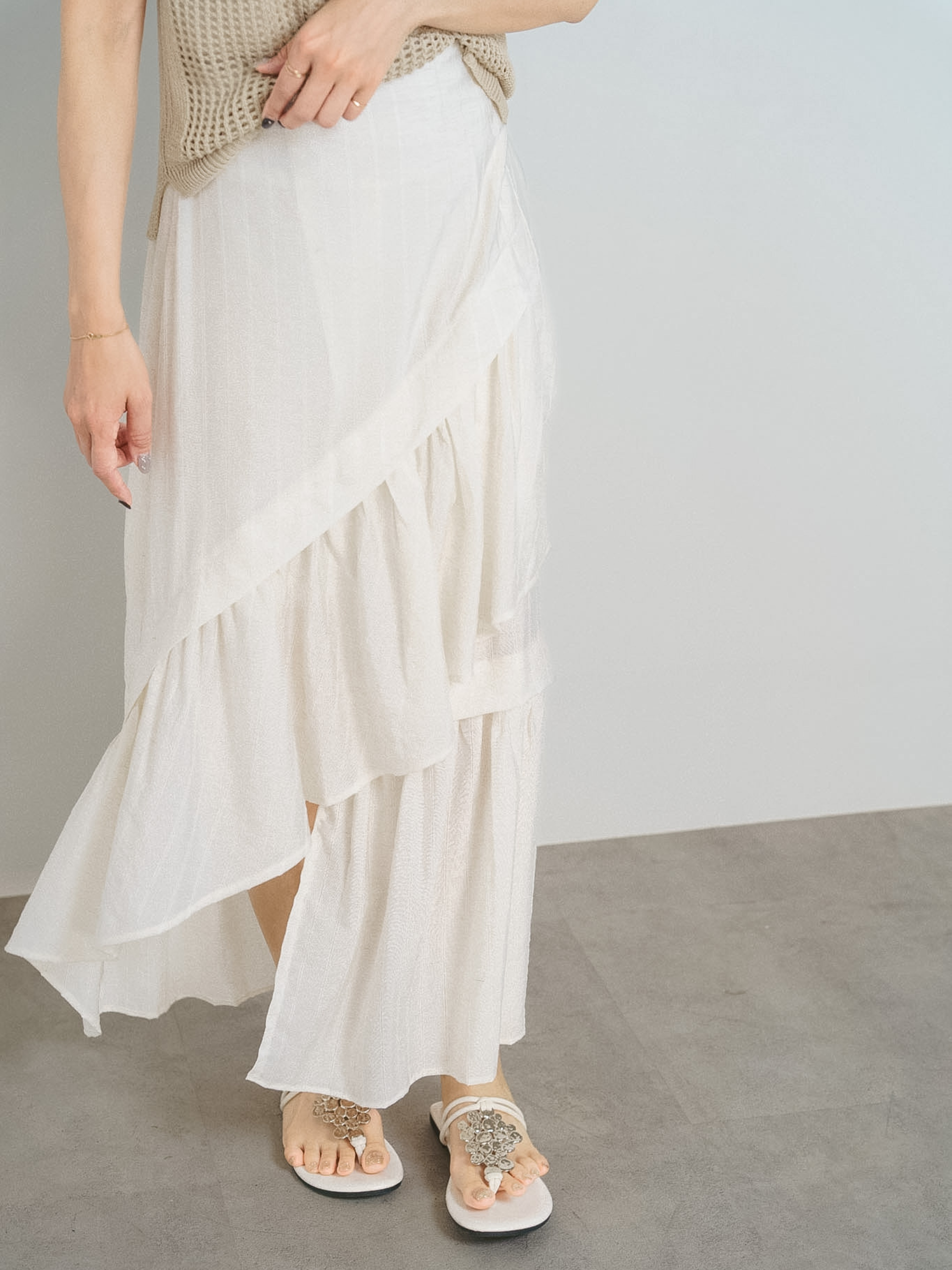 ASYMMETRY FRILL HEM SKIRT