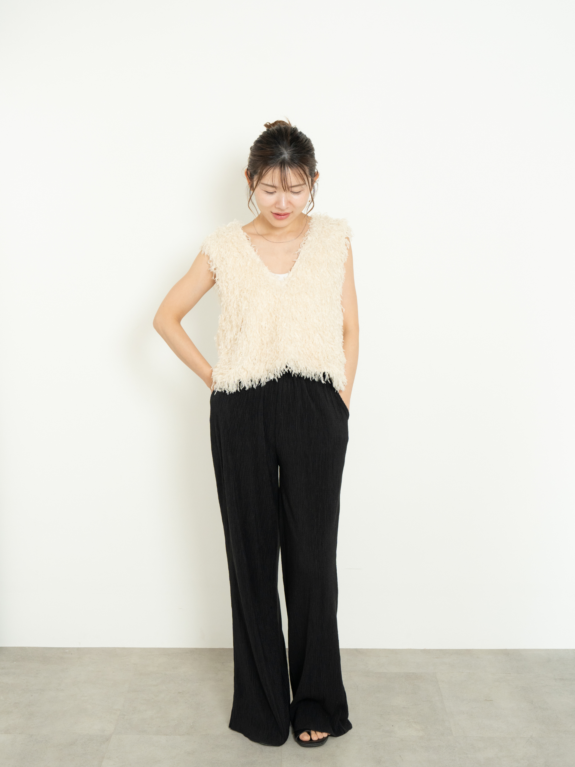 LIGHT TEXTURE STRAIGHT PANTS