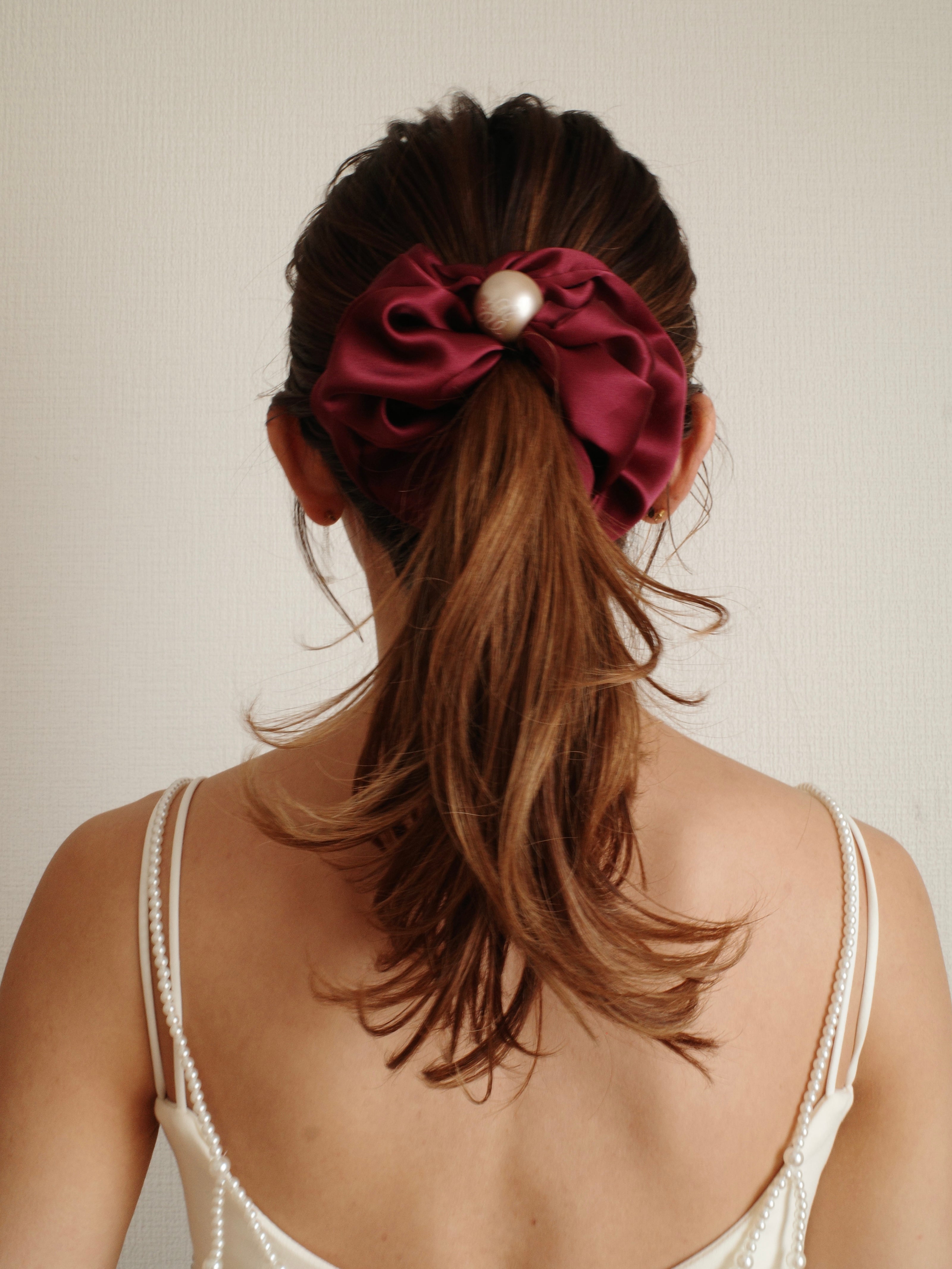 NEWI SILK PEARL SCRUNCHIE 〈CLASSIC〉
