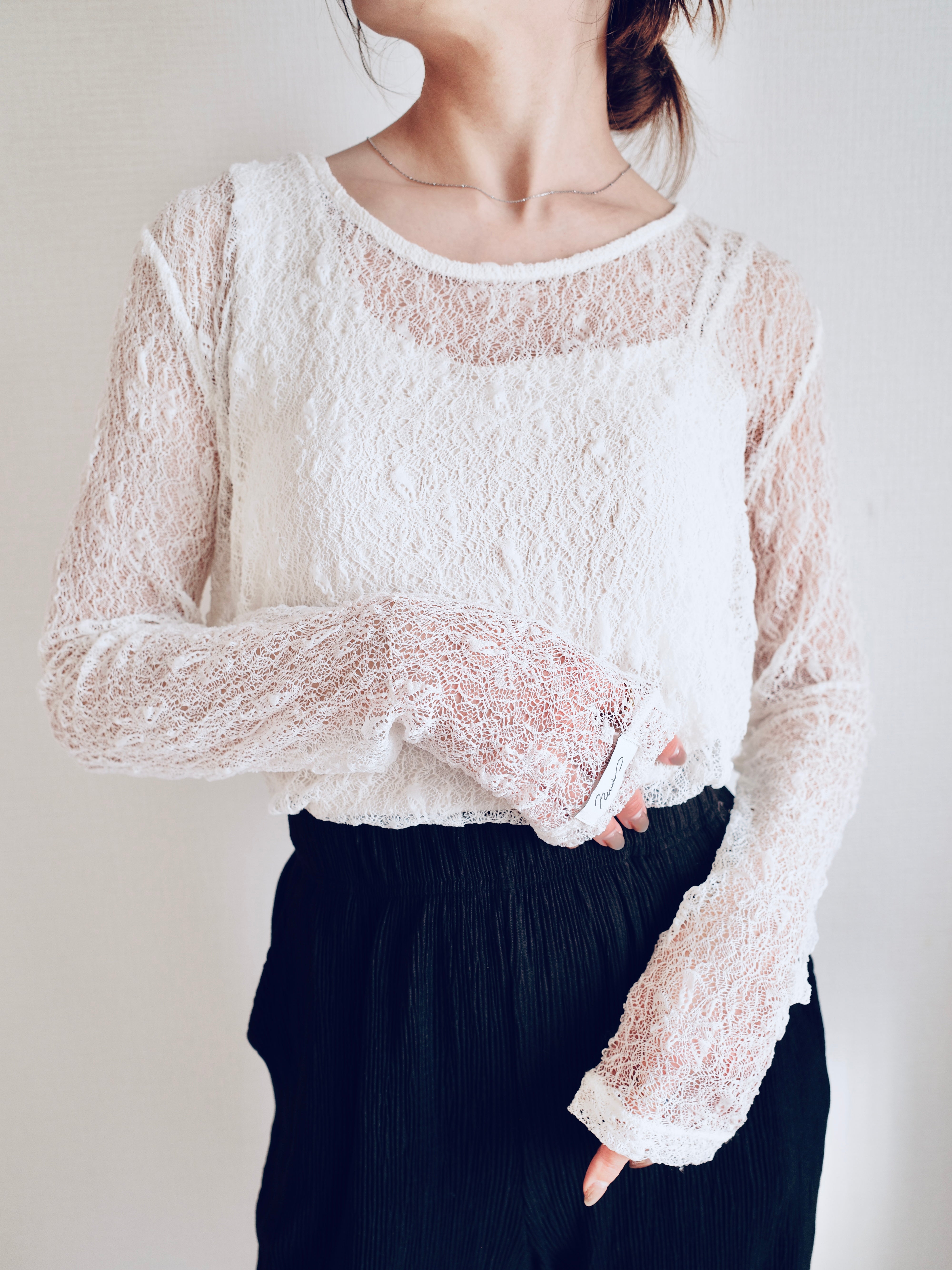 STRETCH LACE FIT TOP