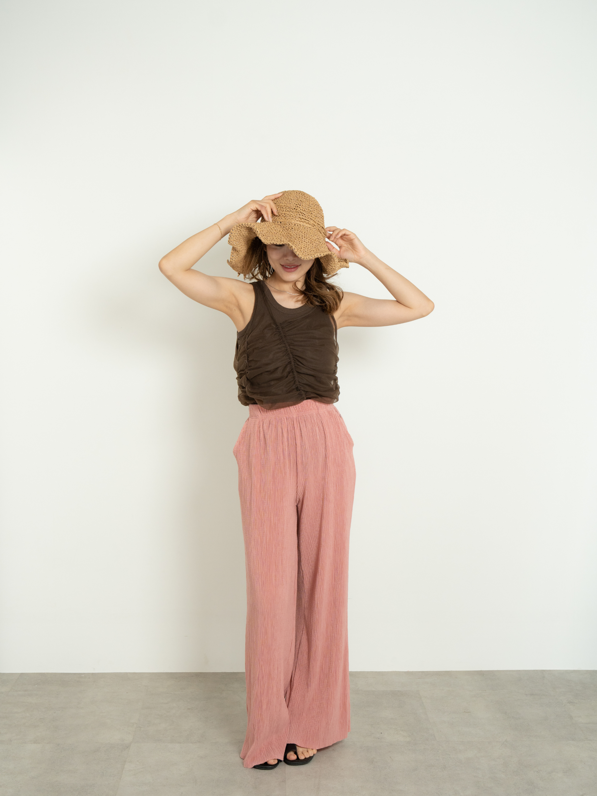 LIGHT TEXTURE STRAIGHT PANTS