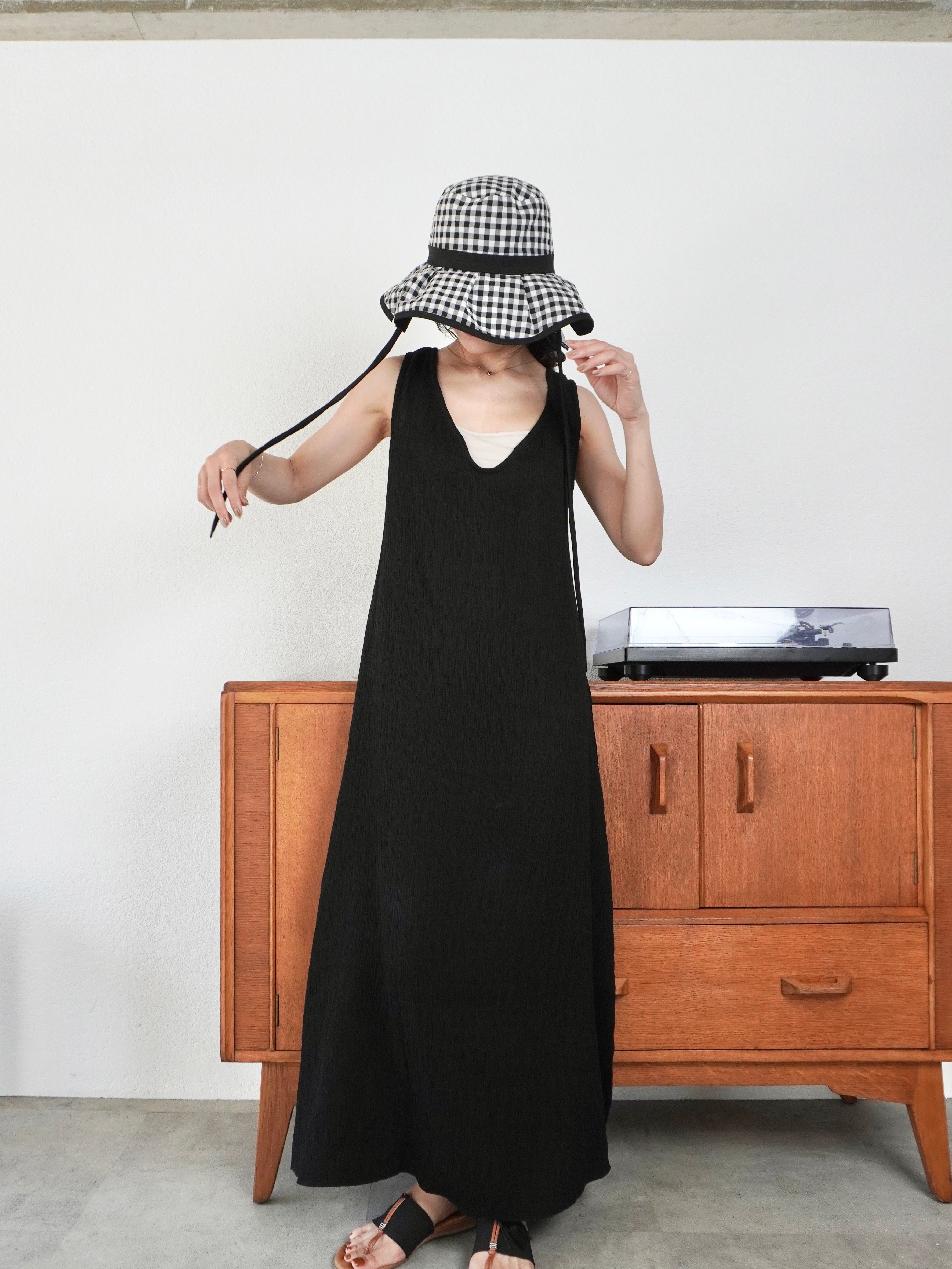 REVERSIBLE FRILL HAT