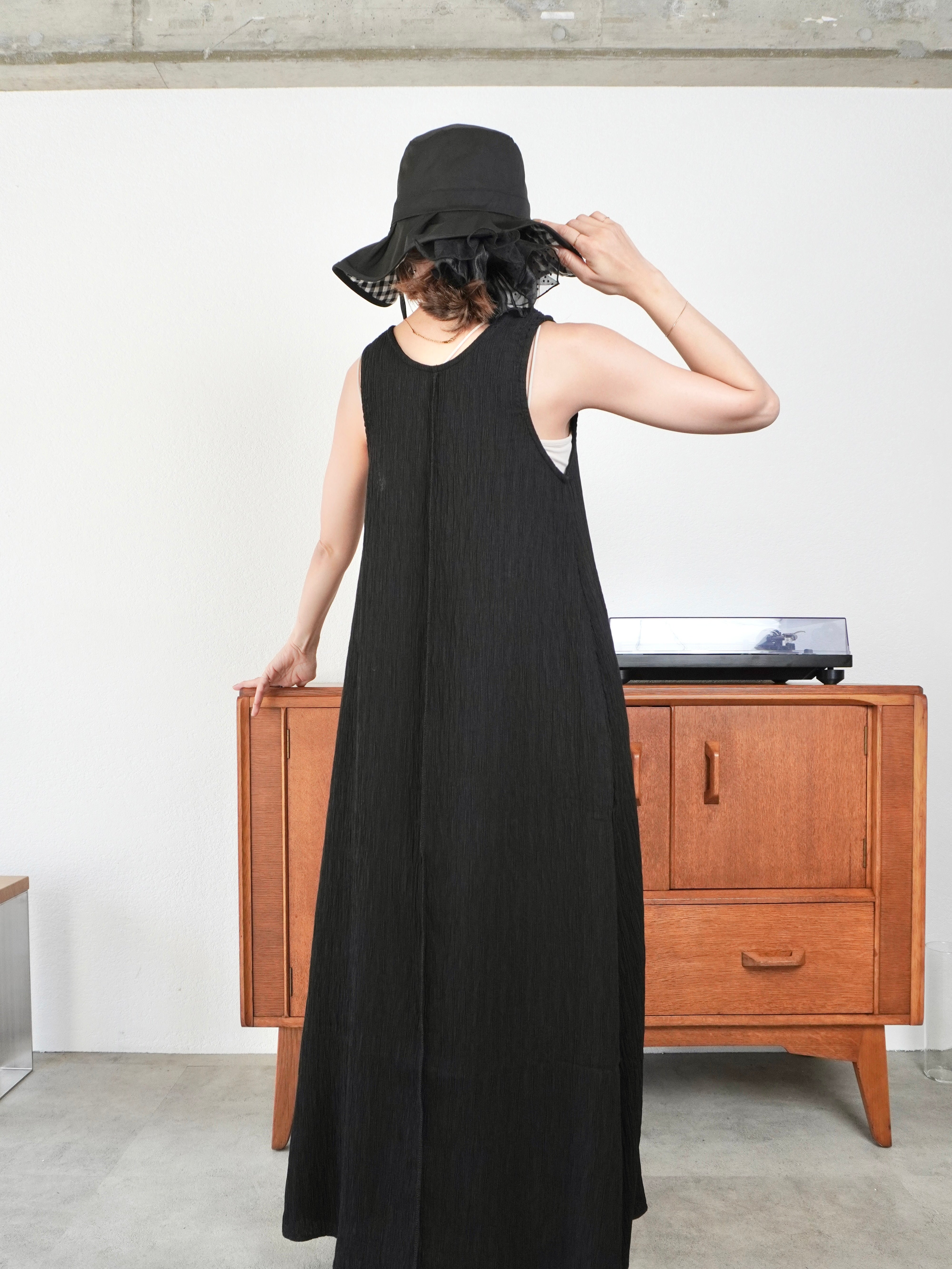 REVERSIBLE FRILL HAT