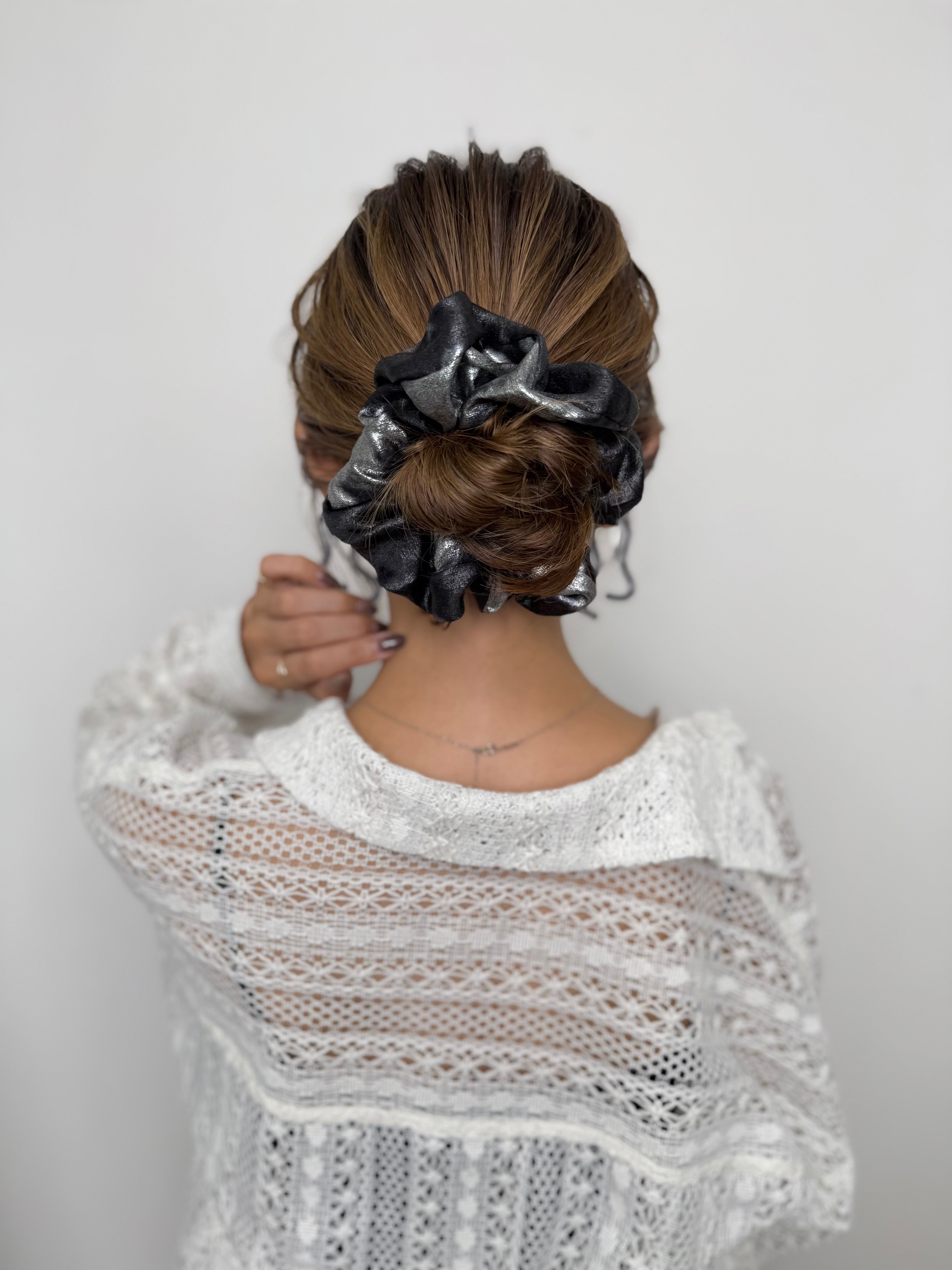 WINTER LIMITED MEDIUM SCRUNCHIE