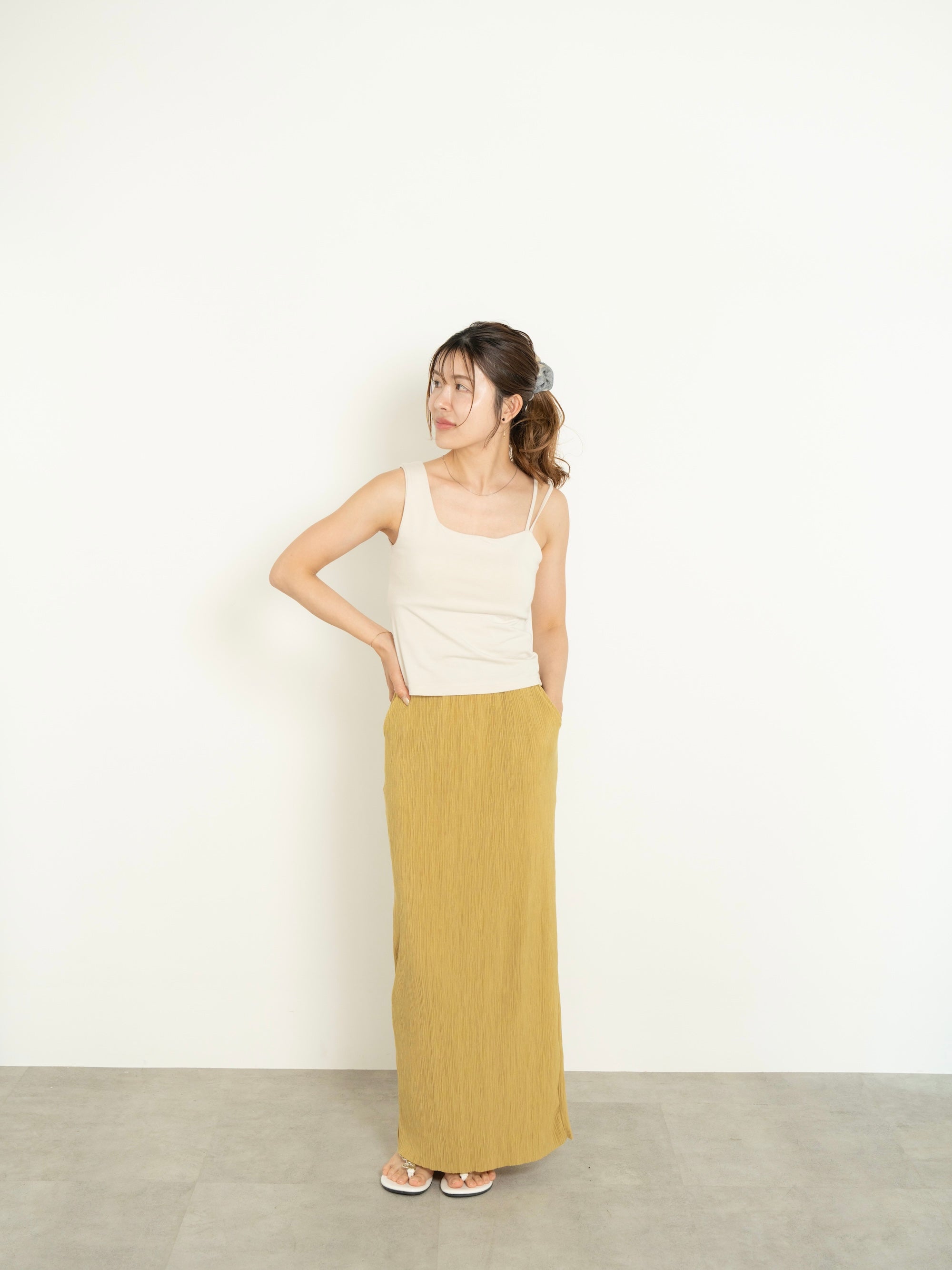 【3-SET】 SOFT FIT ASYMMETRY BRA TOP + SHIRRED SHEER TANK TOP SET + LIGHT TEXTURE PENCIL SKIRT