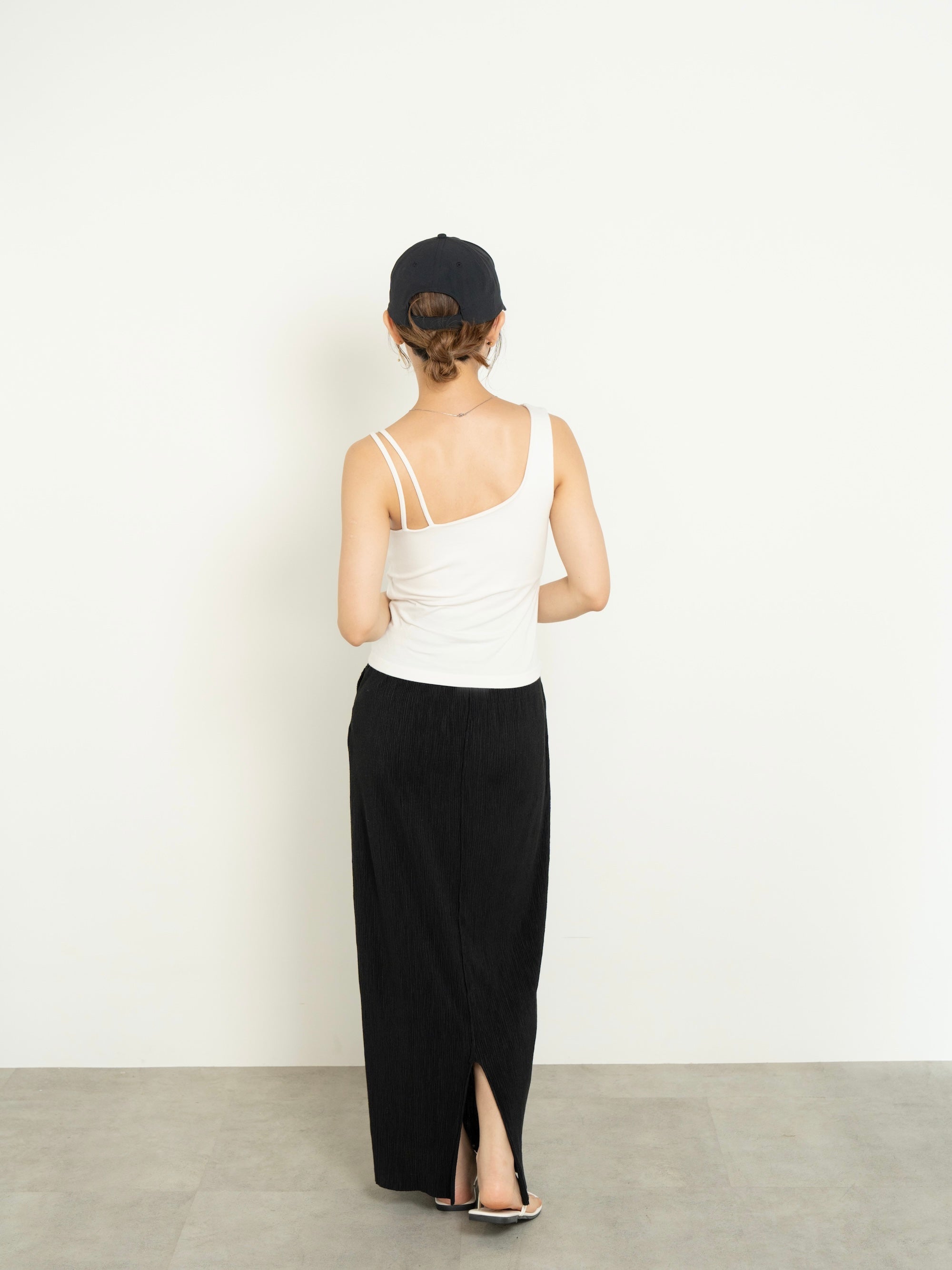 【3-SET】 SOFT FIT ASYMMETRY BRA TOP + SHIRRED SHEER TANK TOP SET + LIGHT TEXTURE PENCIL SKIRT