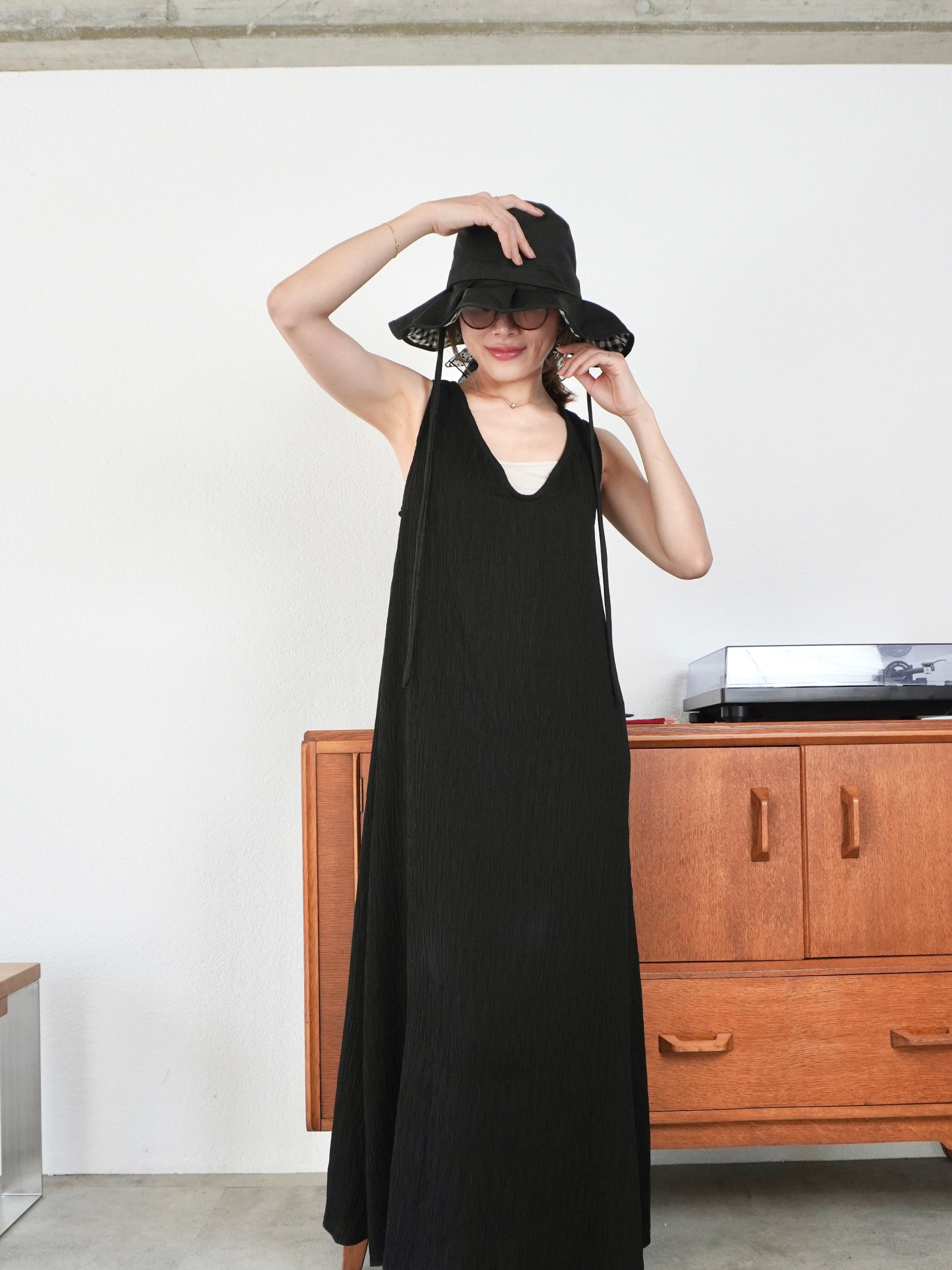 REVERSIBLE FRILL HAT