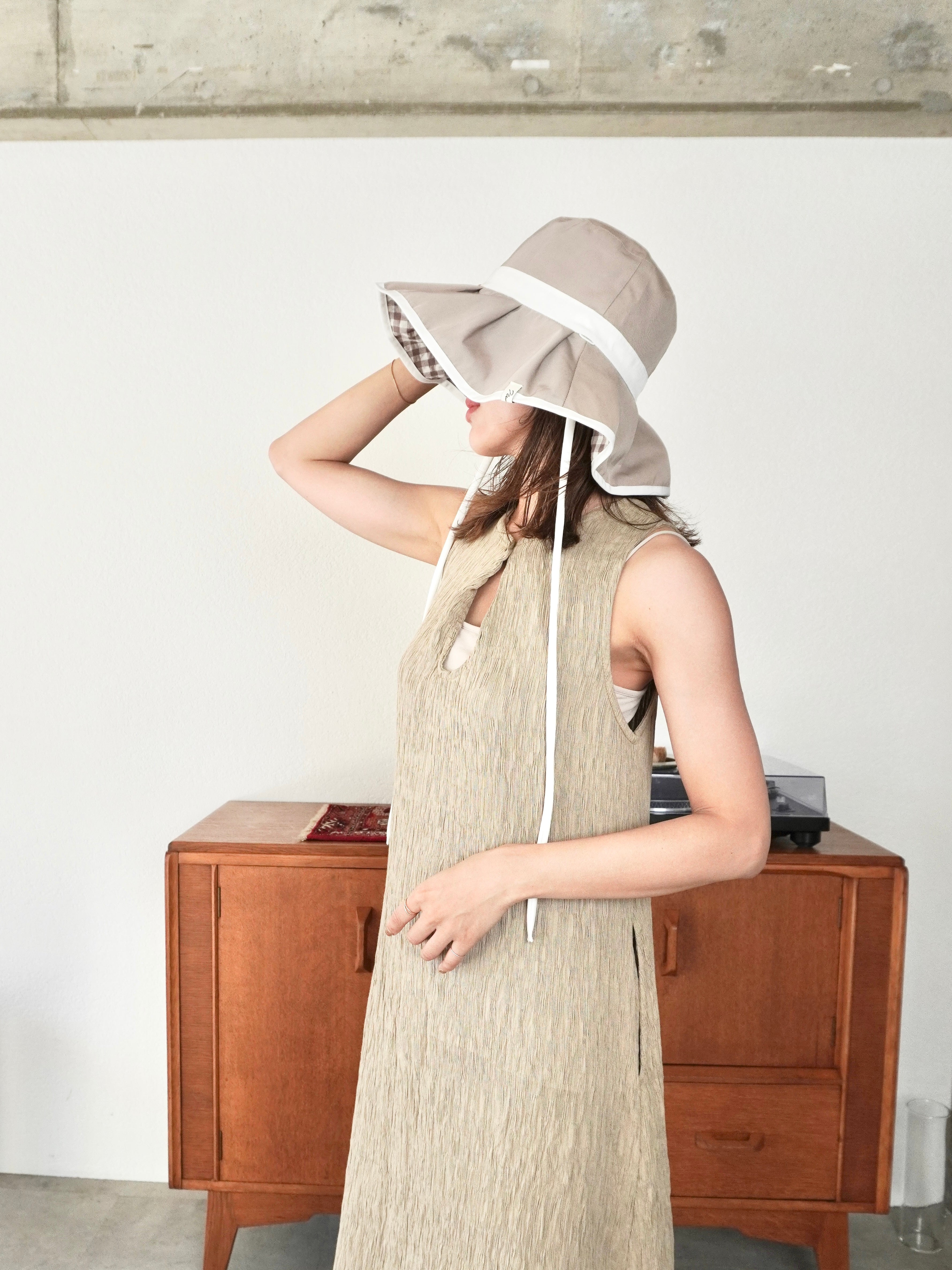 REVERSIBLE FRILL HAT