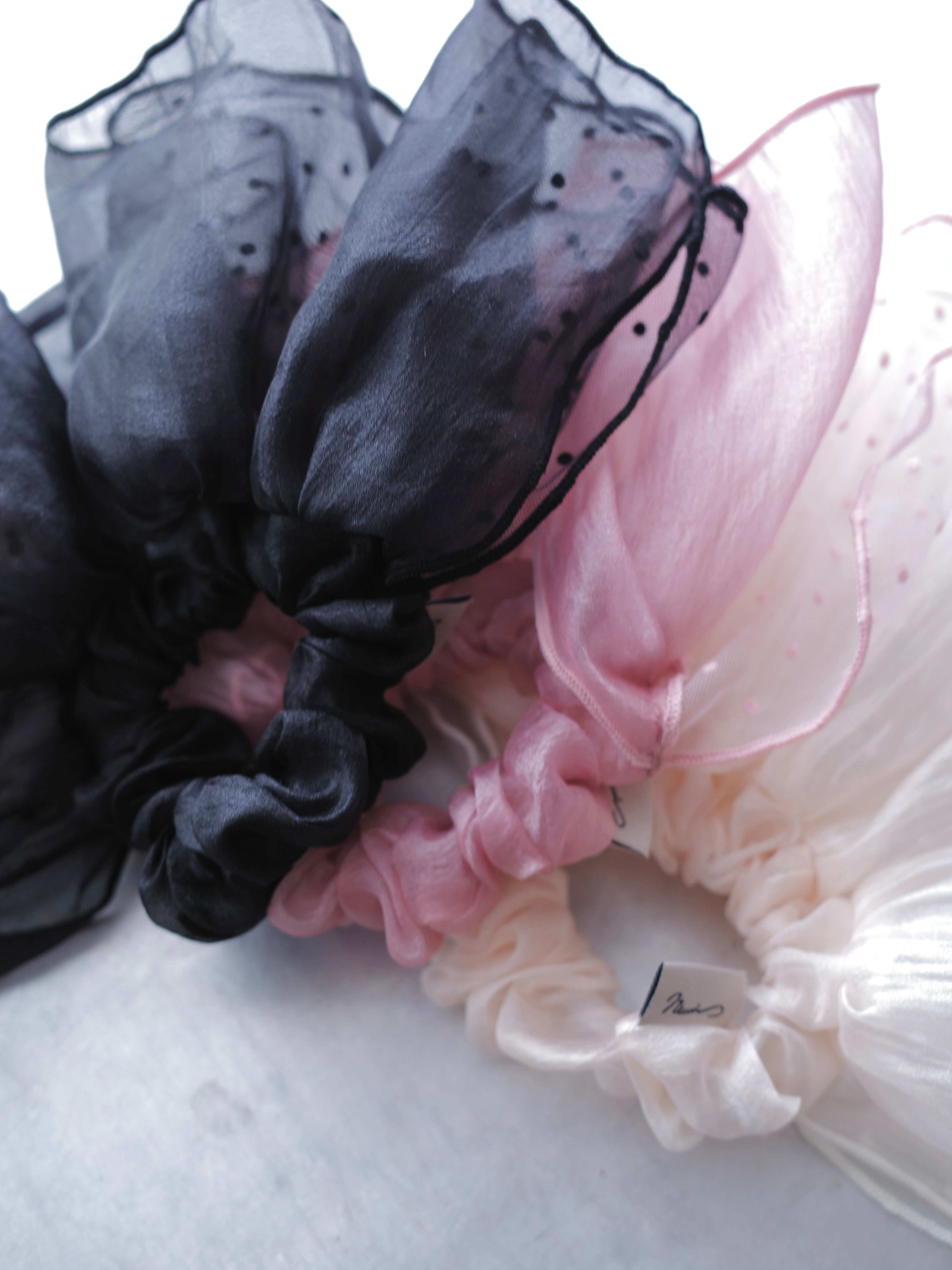 SHEER DOT SCRUNCHIE