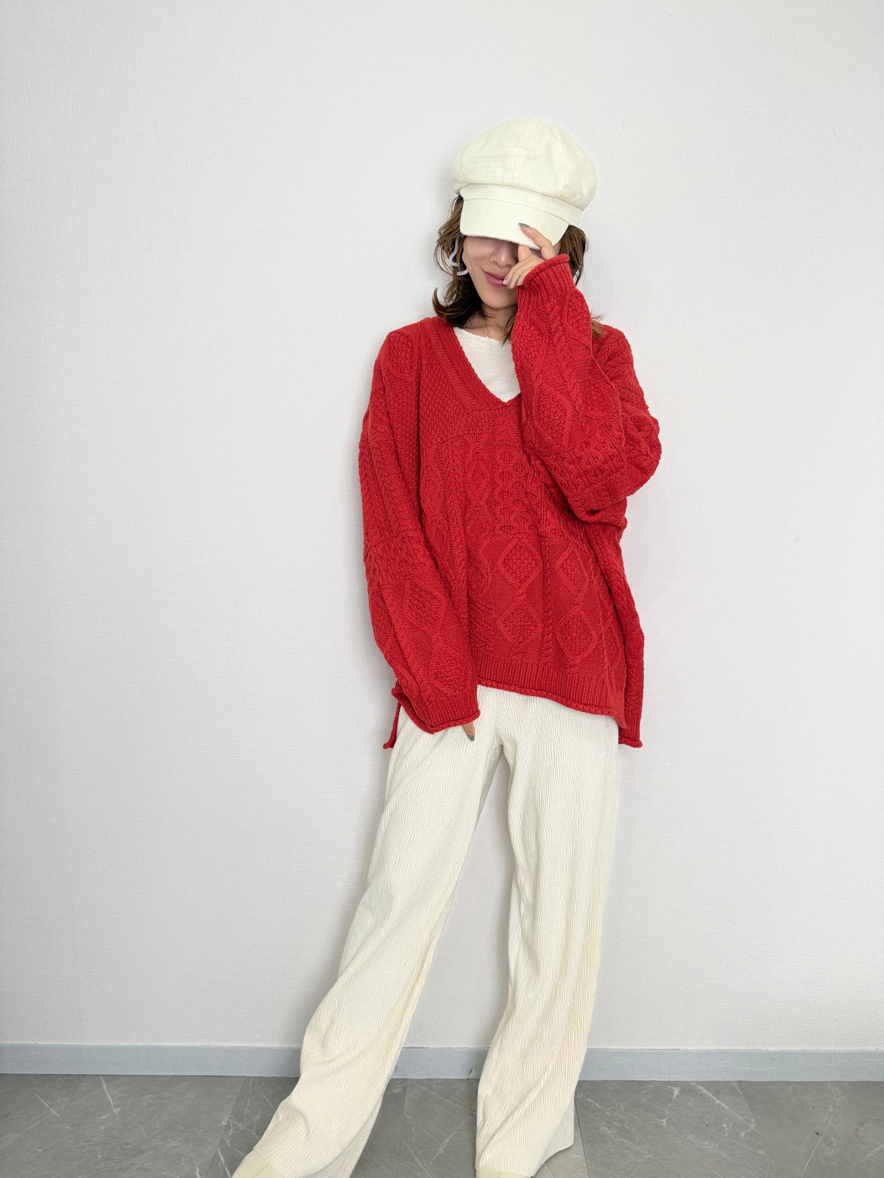 CABLE V NECK OVER KNIT