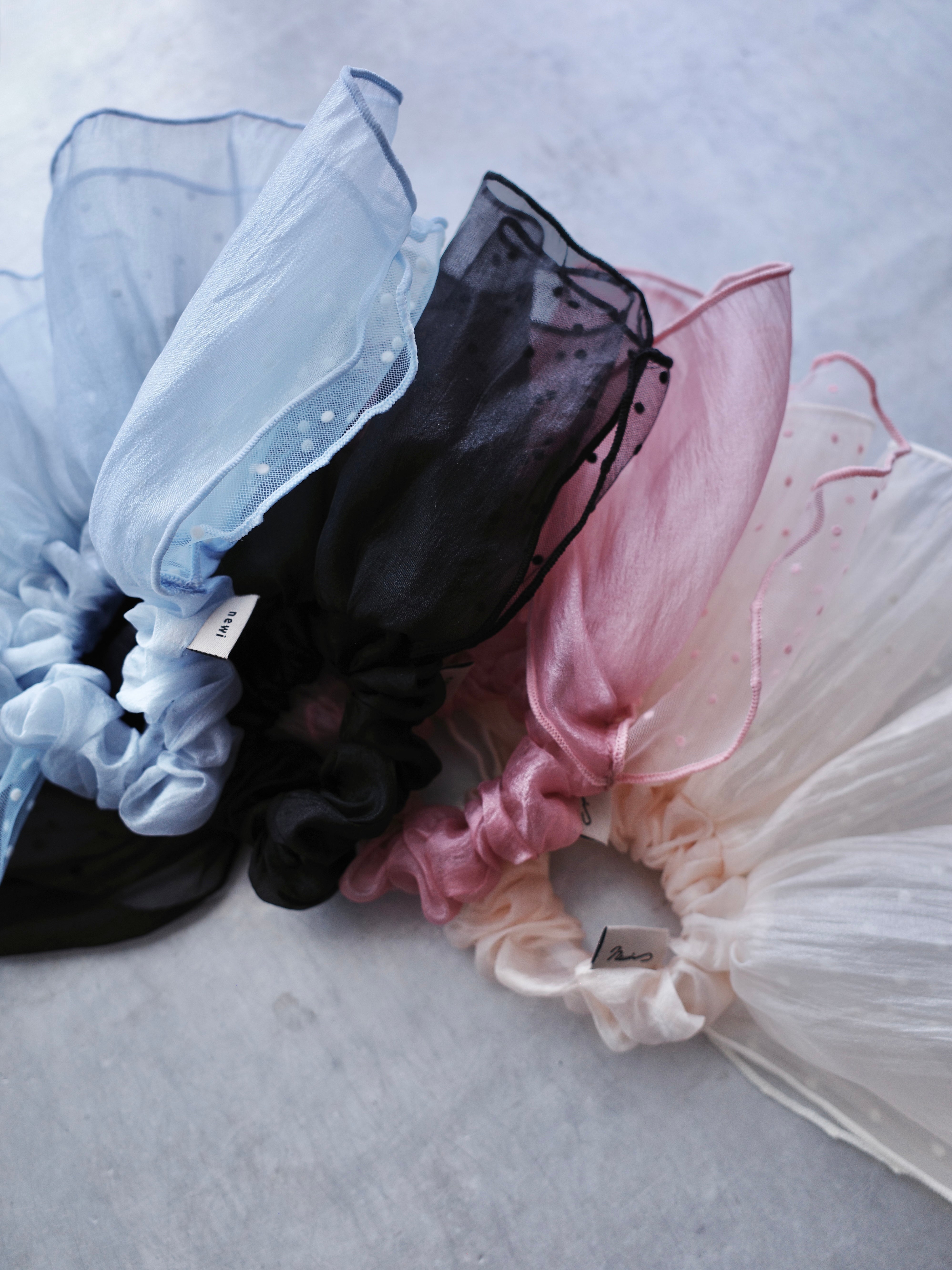 SHEER DOT SCRUNCHIE