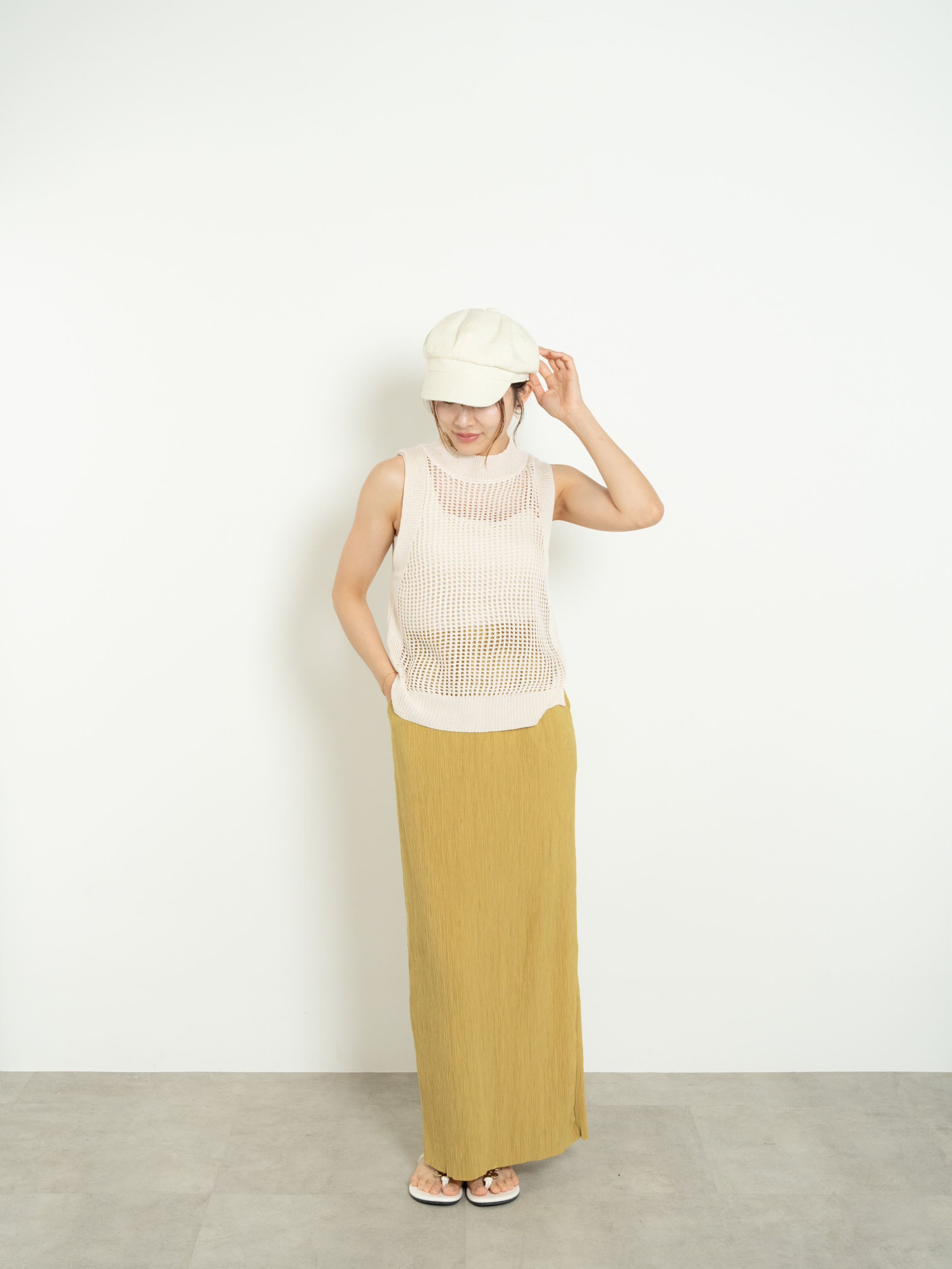 SLEEVELESS MESH KNIT TOP
