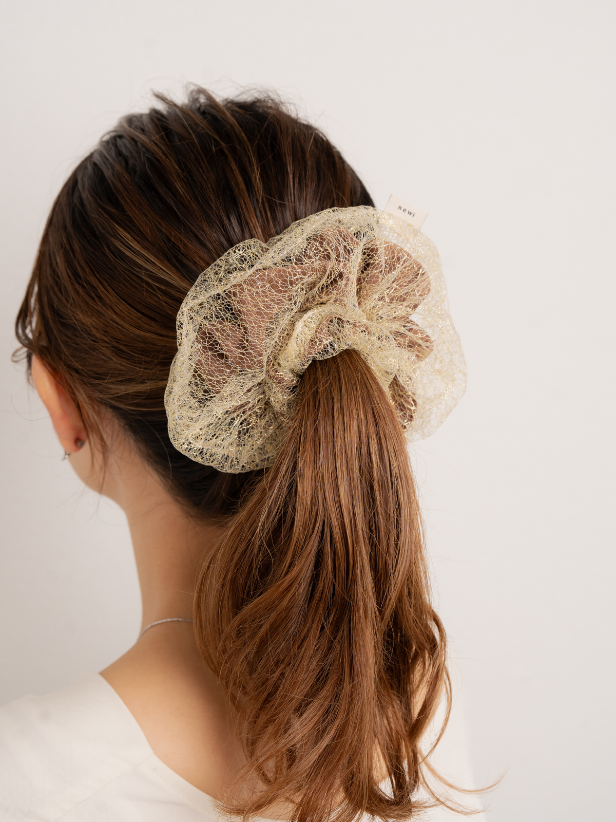 SHIMMER MESH SCRUNCHIE【9/18(金)〜 販売】