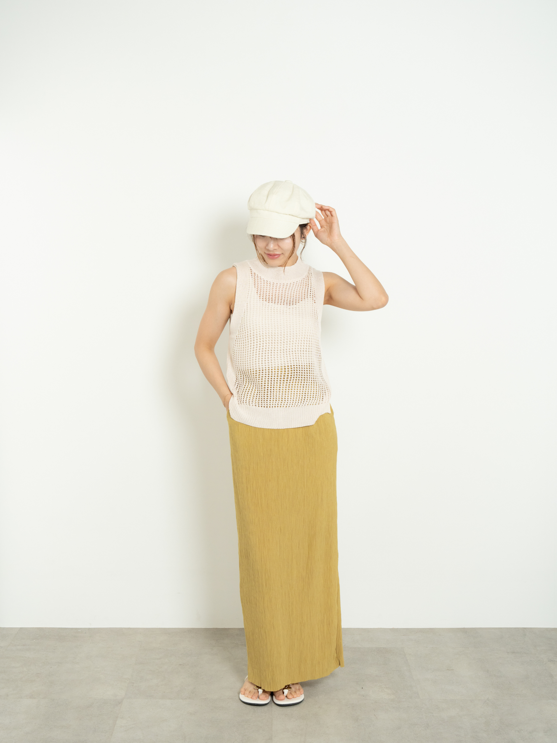 SLEEVELESS MESH KNIT TOP