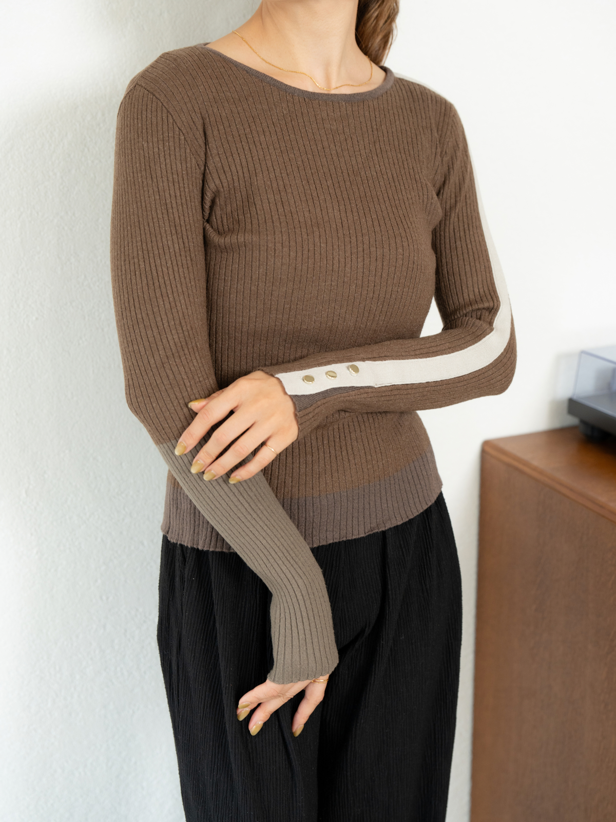 EN LINE ASYMMETRY RIB KNIT【10/9〜 再販】