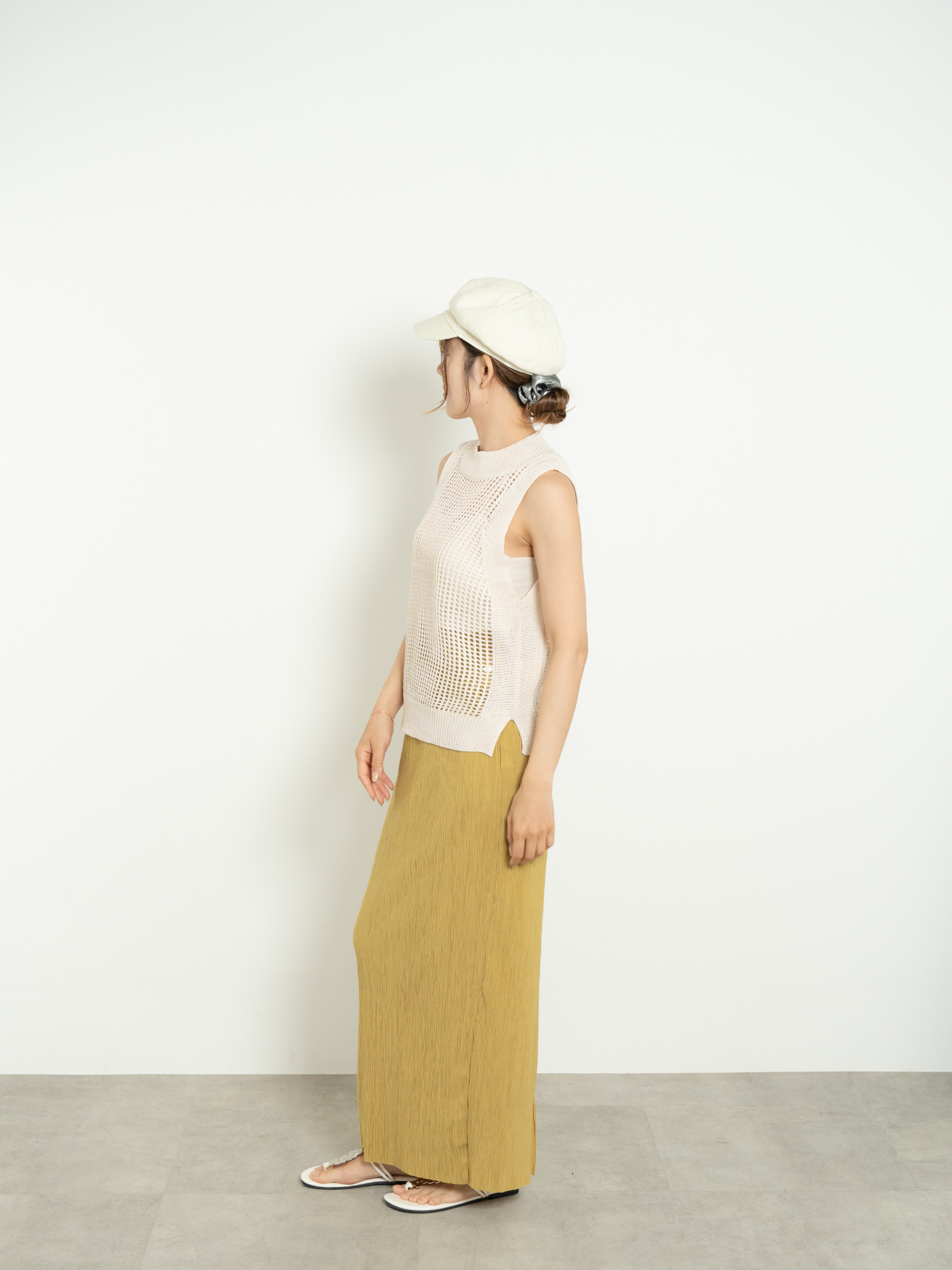 SLEEVELESS MESH KNIT TOP