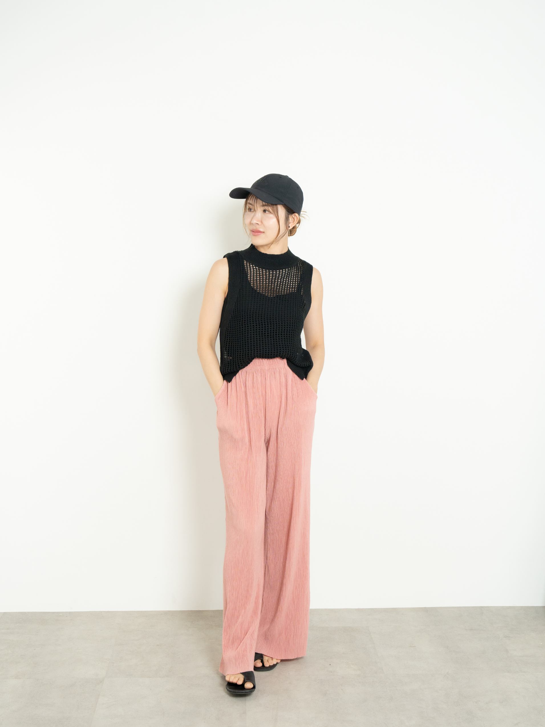 LIGHT TEXTURE STRAIGHT PANTS