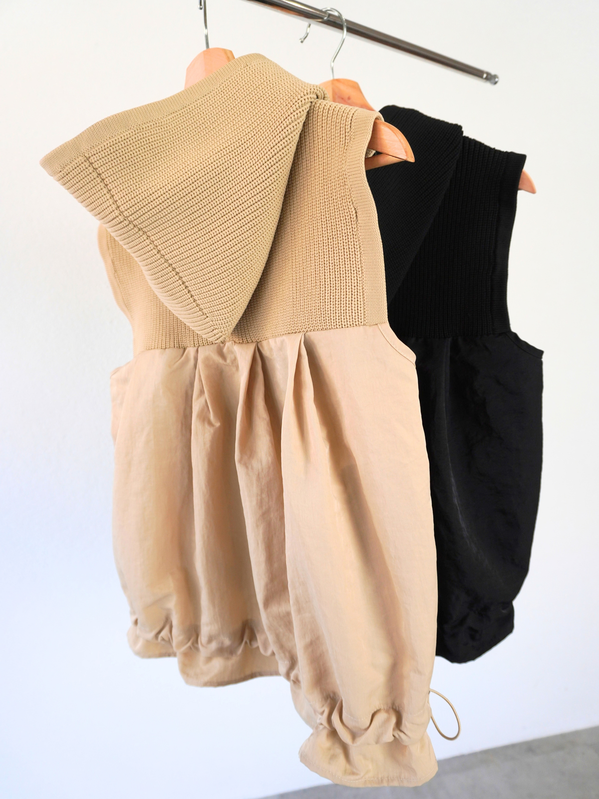 KNIT DOCKING HOODIE VEST【9/25(金)〜 販売】