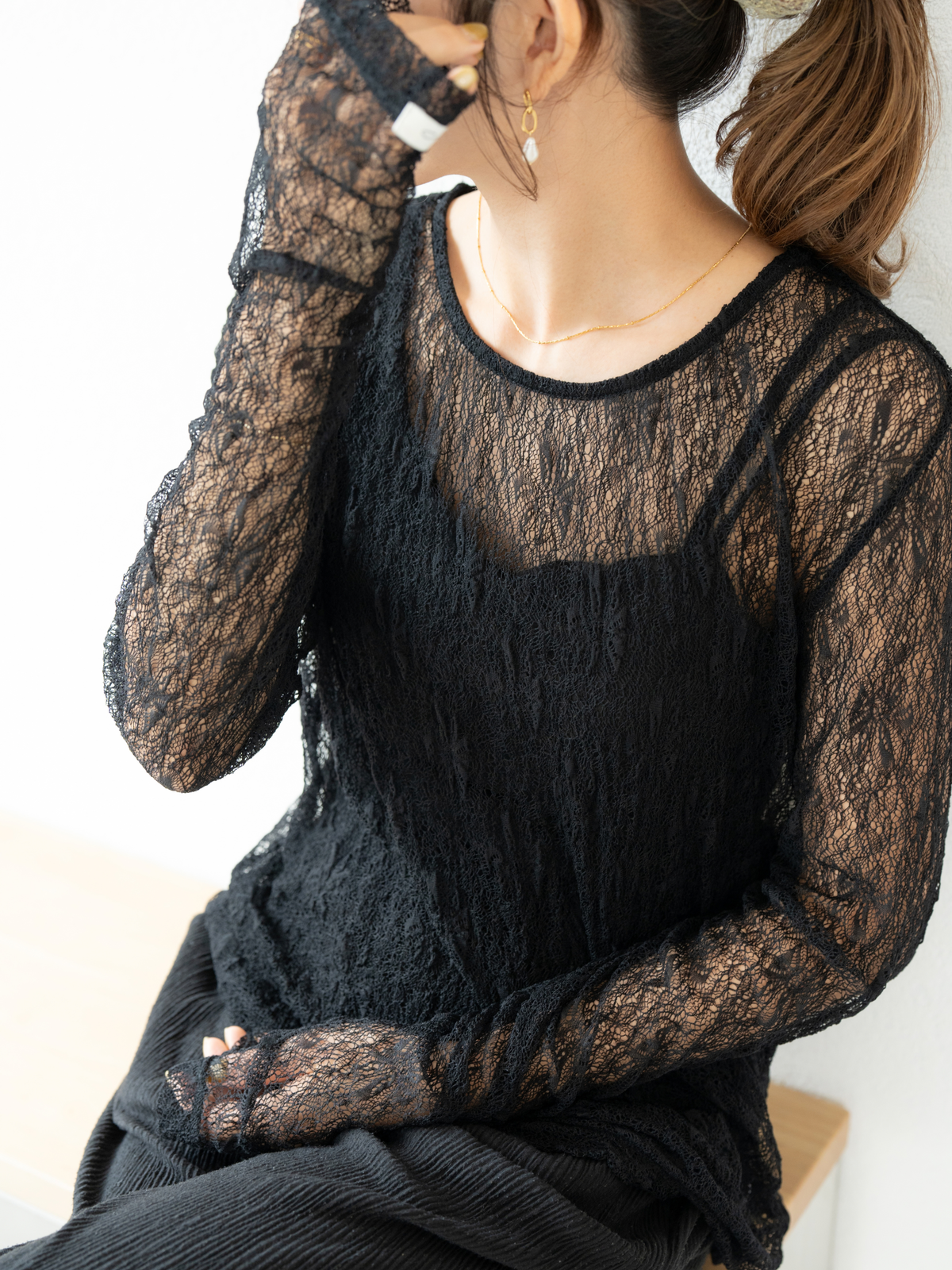 STRETCH LACE FIT TOP