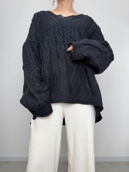 【NEW】ケーブルVネックオーバーニット