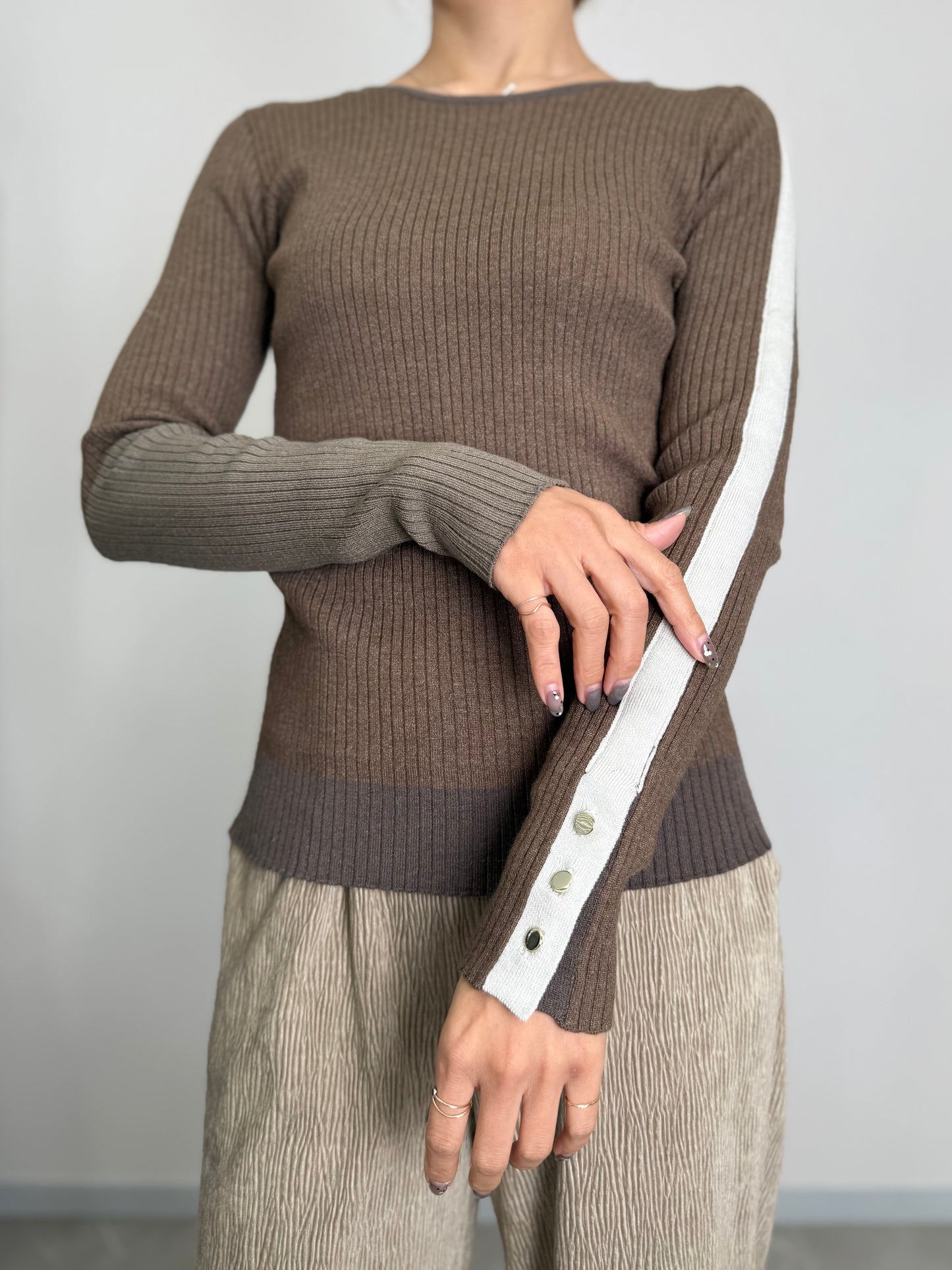 EN LINE ASYMMETRY RIB KNIT