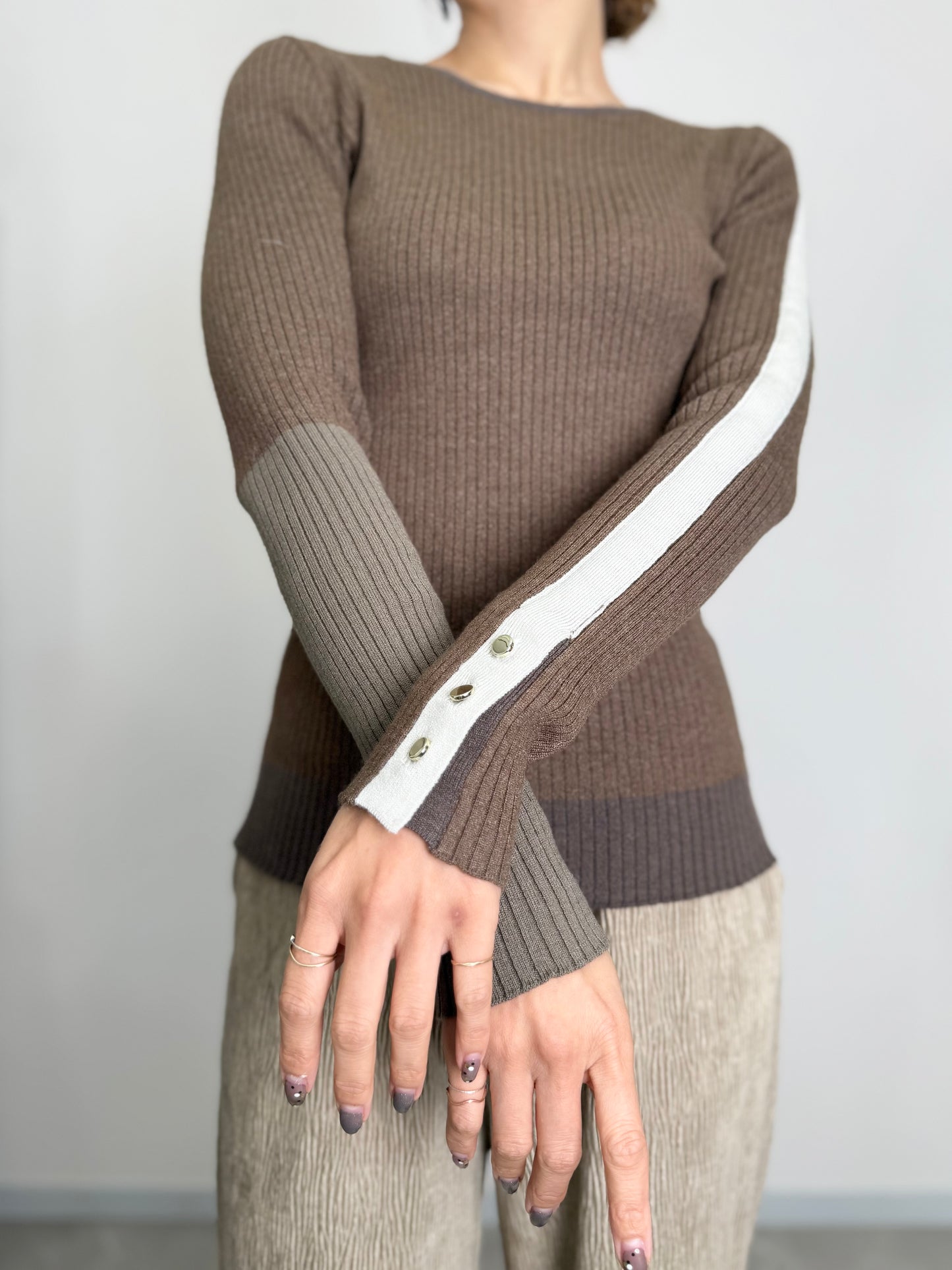 EN LINE ASYMMETRY RIB KNIT