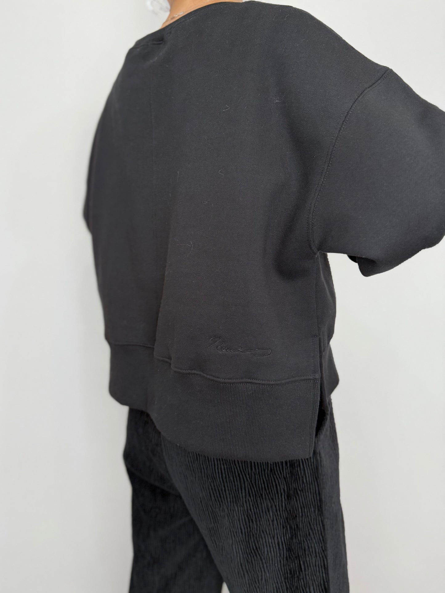 NEWI SILKY CURVE SWEAT