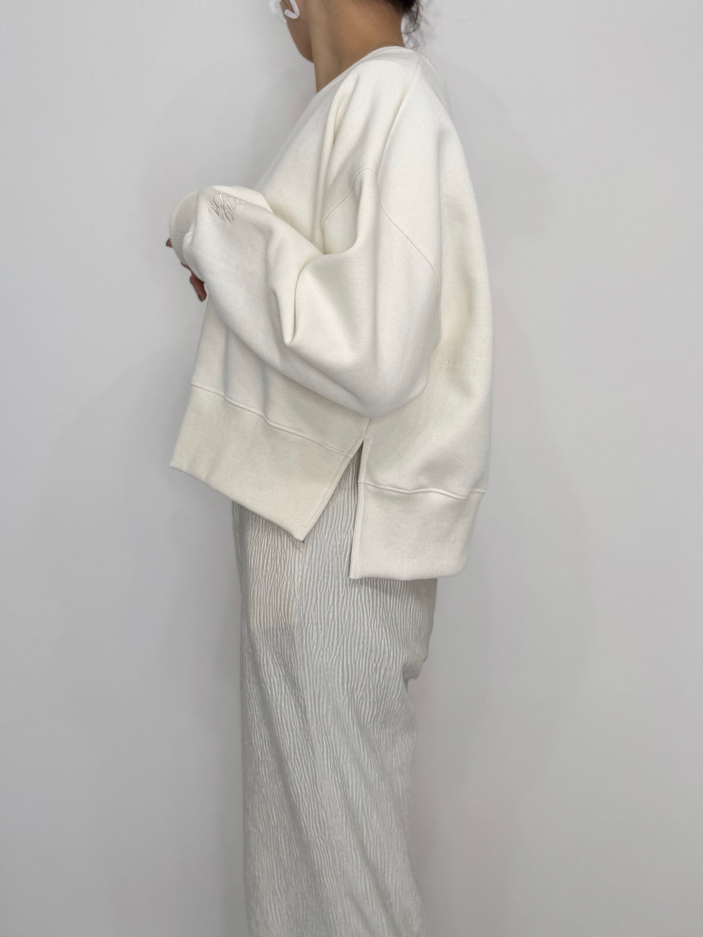 NEWI SILKY CURVE SWEAT