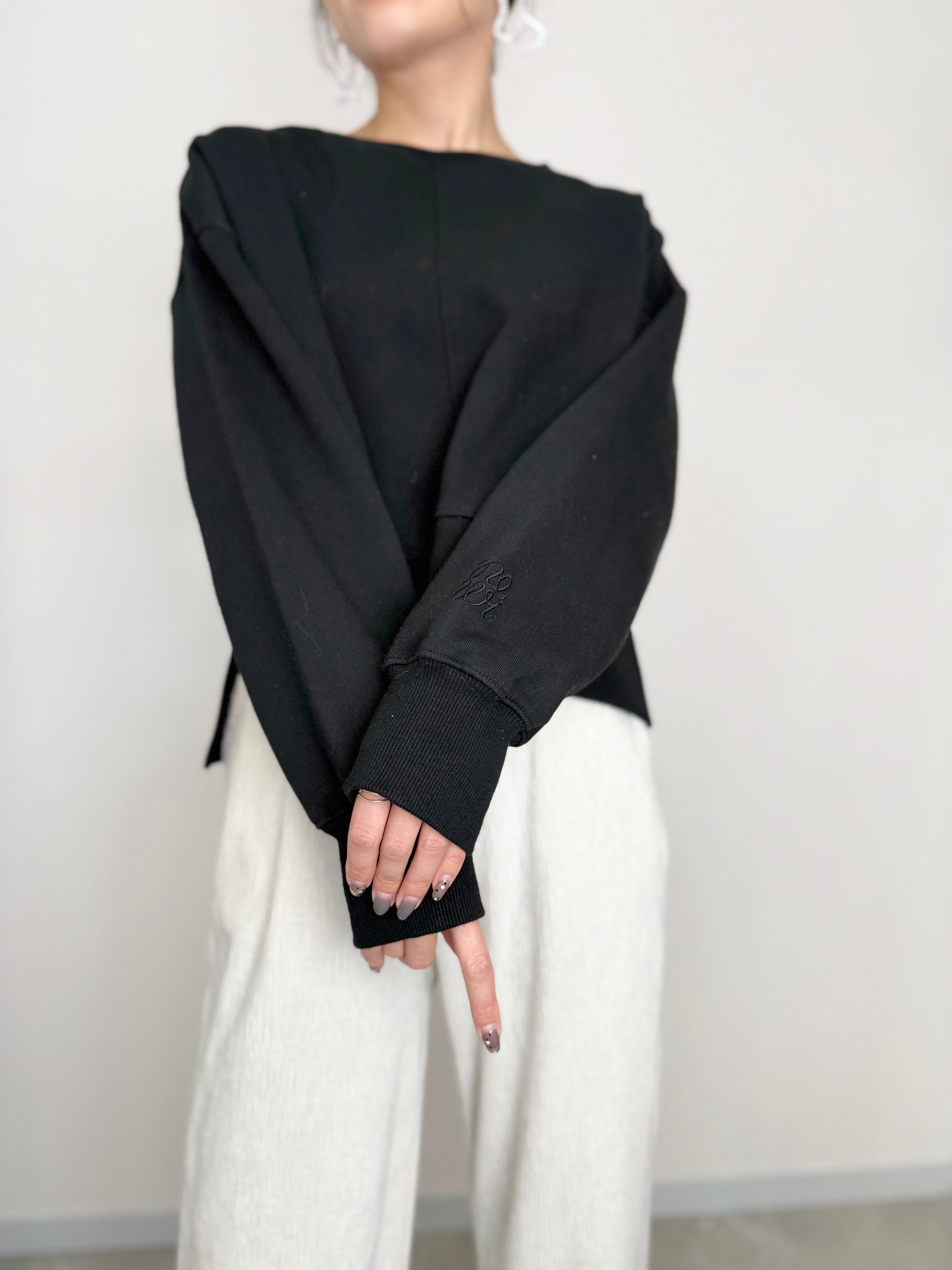 NEWI SILKY CURVE SWEAT