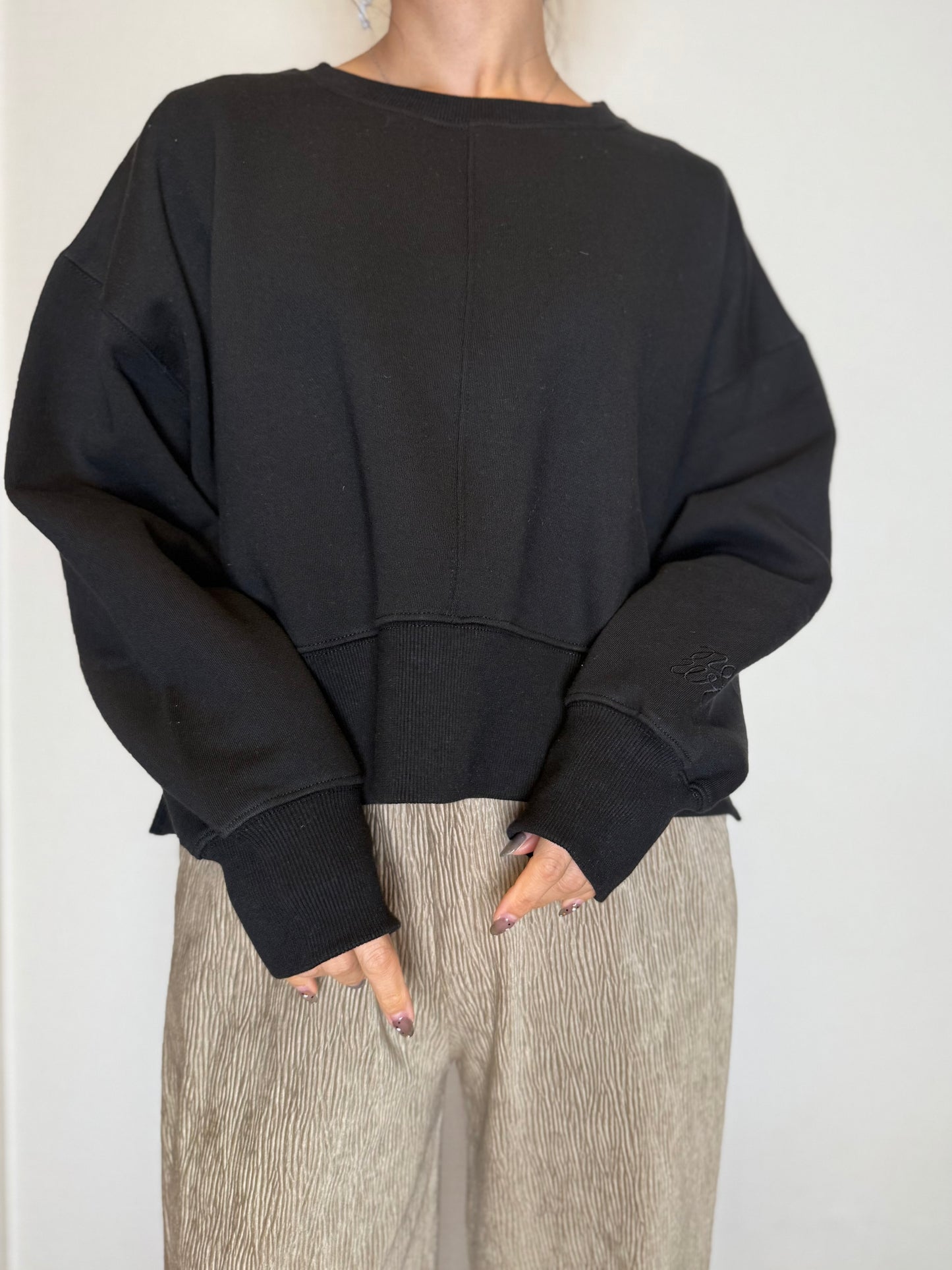 NEWI SILKY CURVE SWEAT