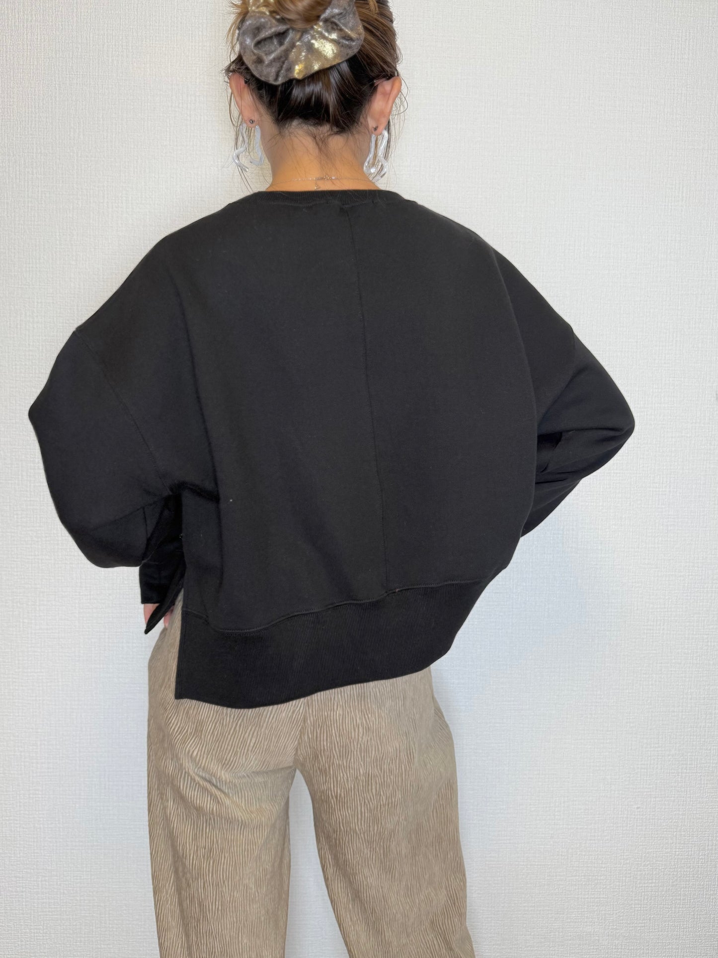 NEWI SILKY CURVE SWEAT