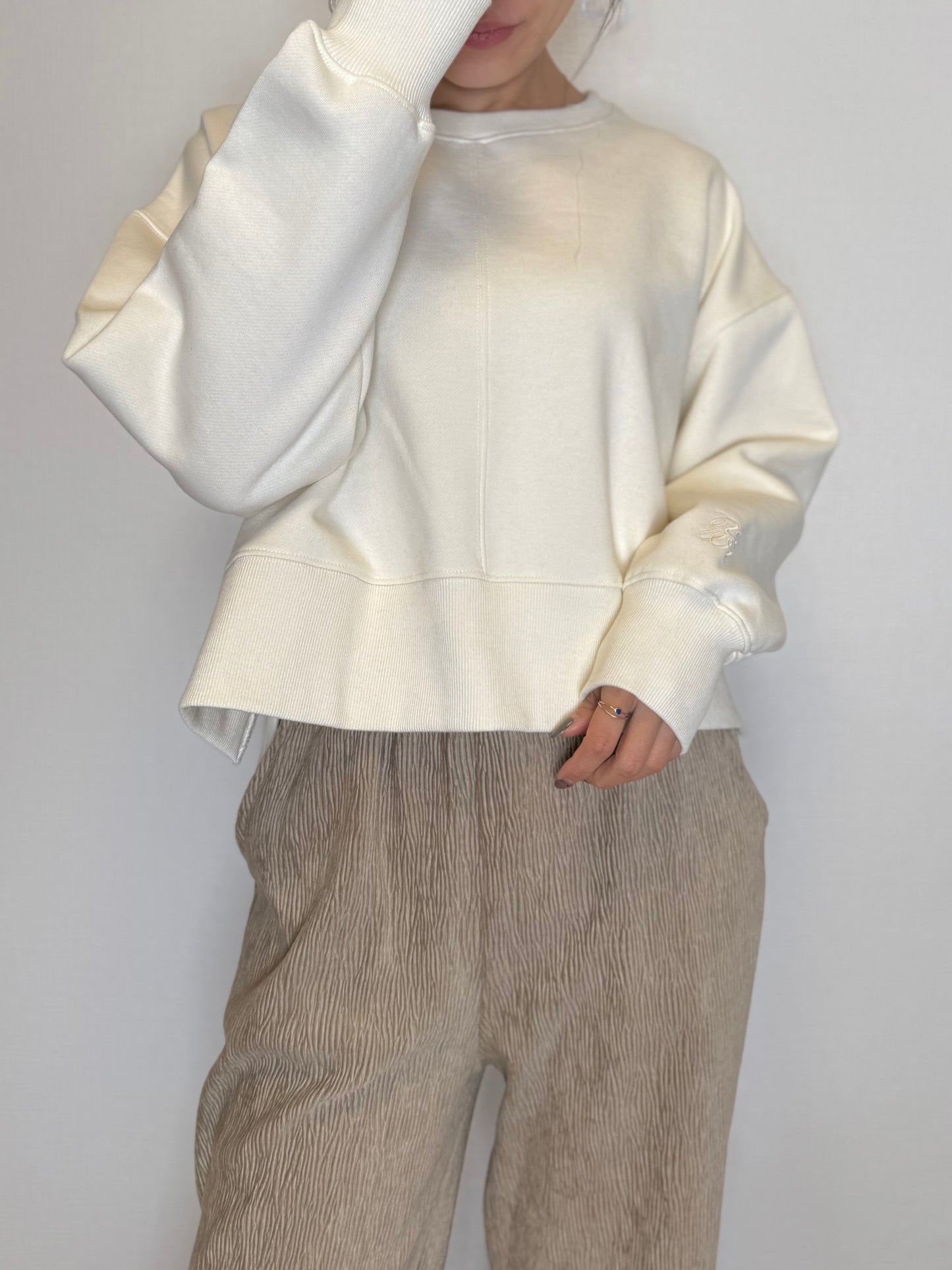 NEWI SILKY CURVE SWEAT