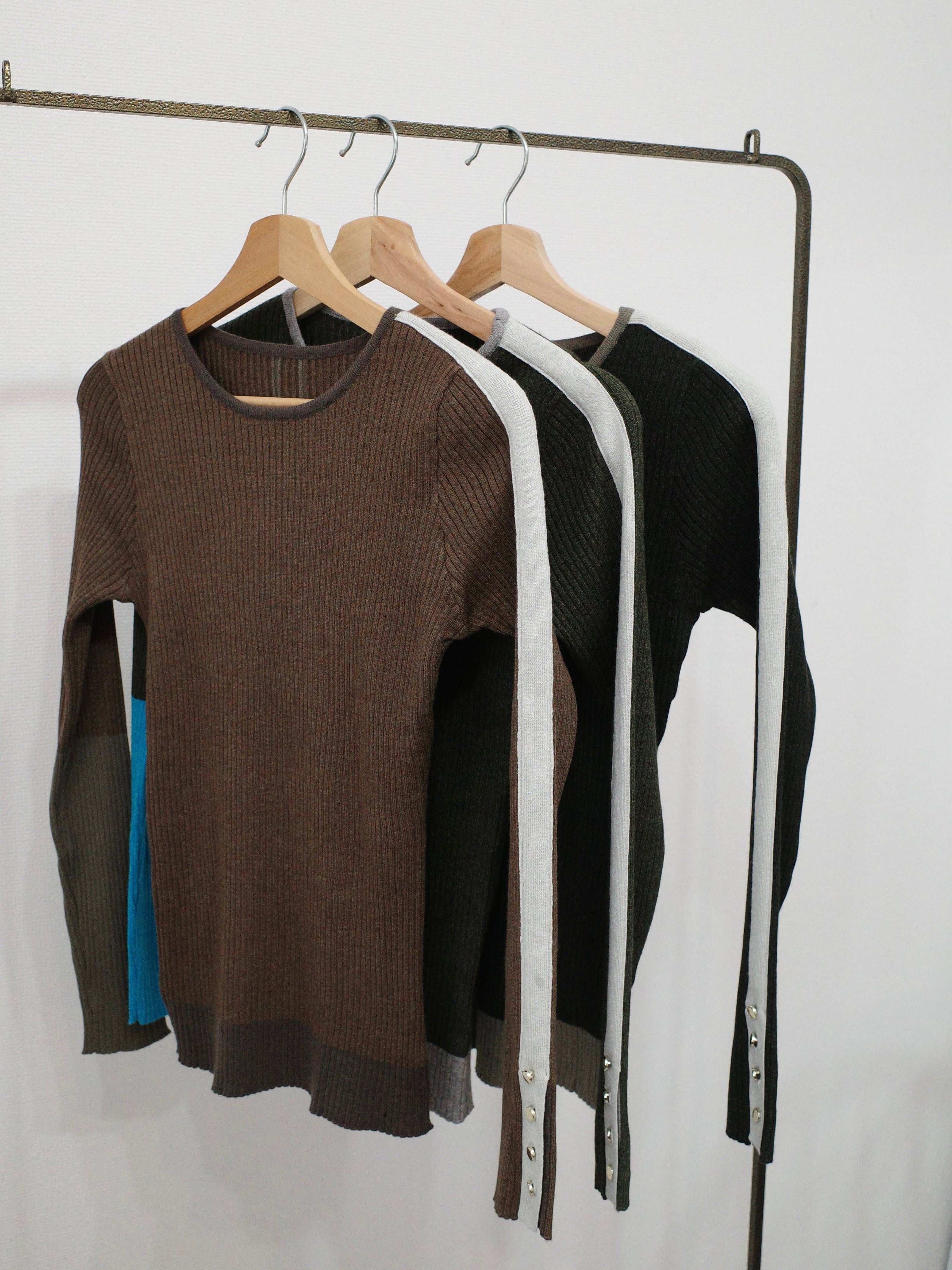 EN LINE ASYMMETRY RIB KNIT