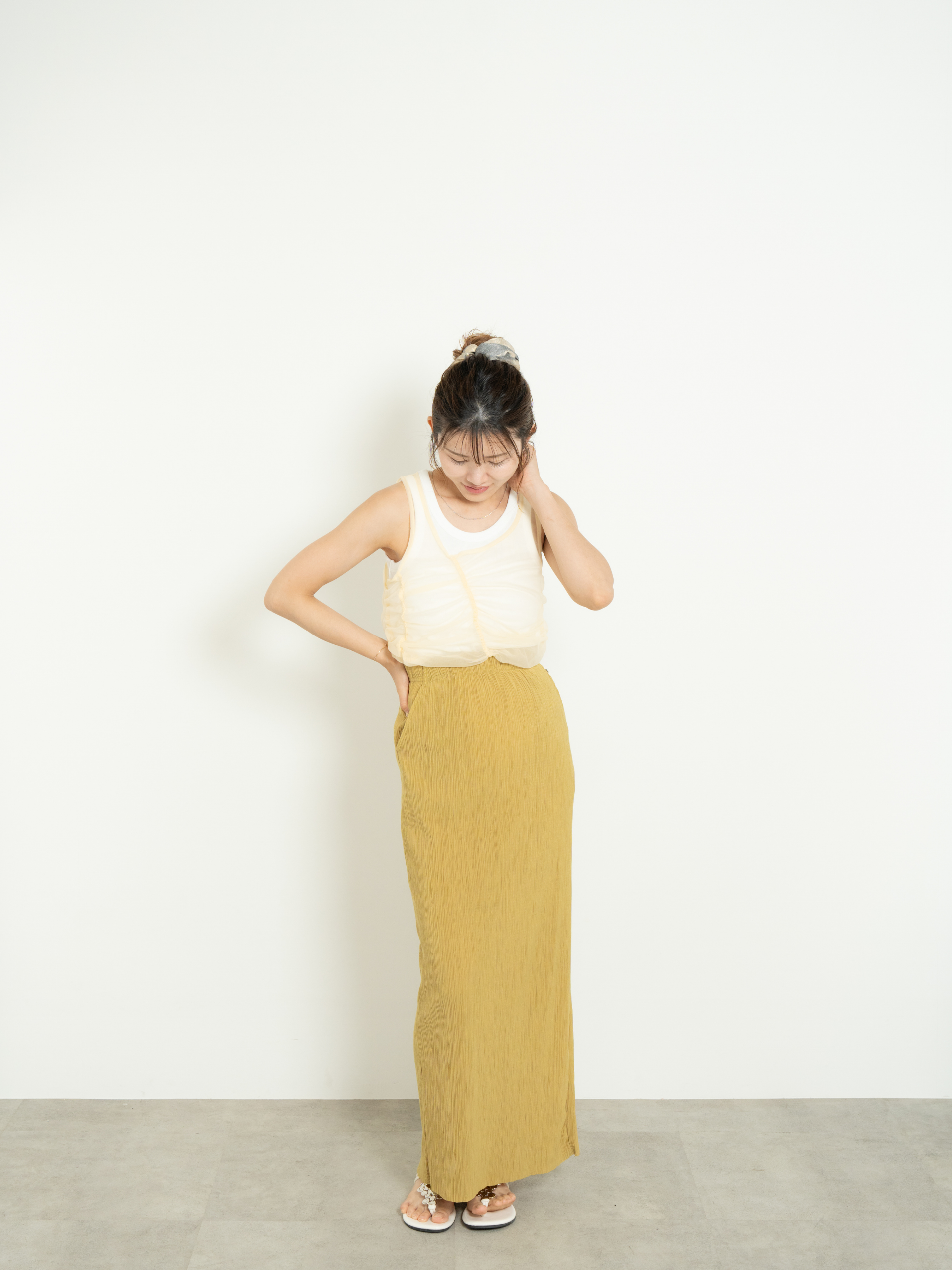 【3-SET】 SOFT FIT ASYMMETRY BRA TOP + SHIRRED SHEER TANK TOP SET + LIGHT TEXTURE PENCIL SKIRT