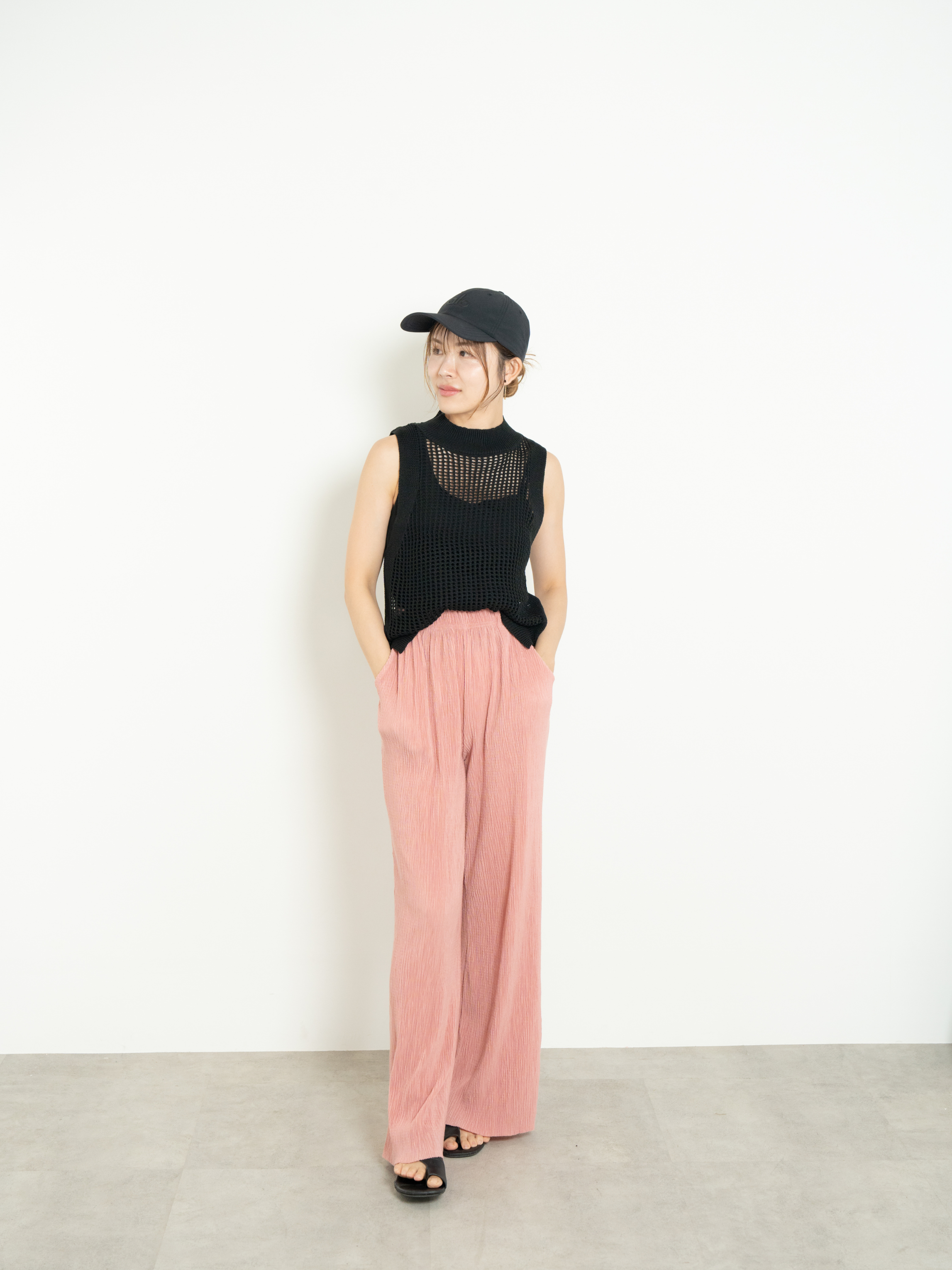 LIGHT TEXTURE STRAIGHT PANTS